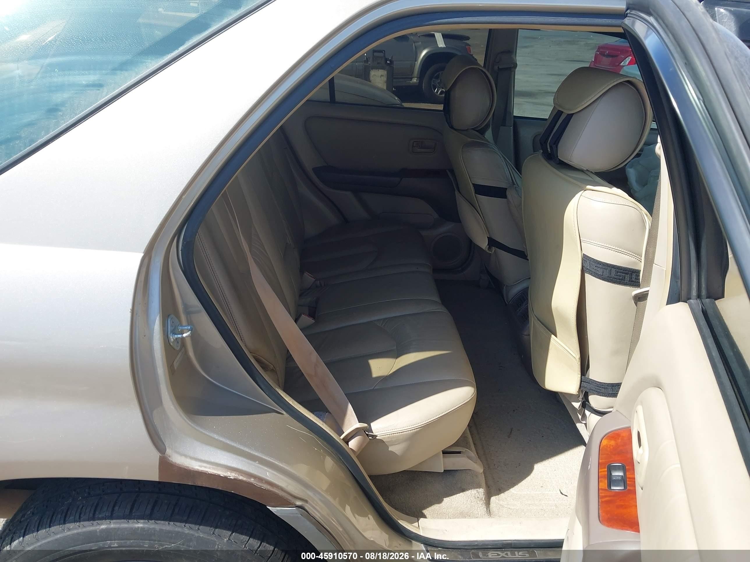 2000 Lexus Rx 300   Gold vin: JT6HF10U4Y0125323