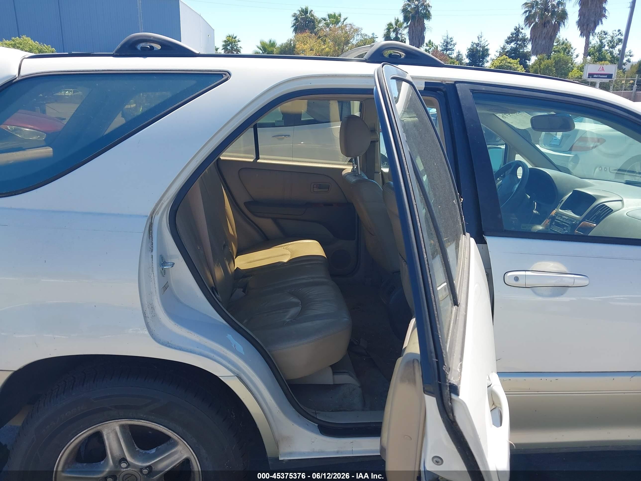2000 Lexus Rx 300   White vin: JT6HF10U5Y0114329