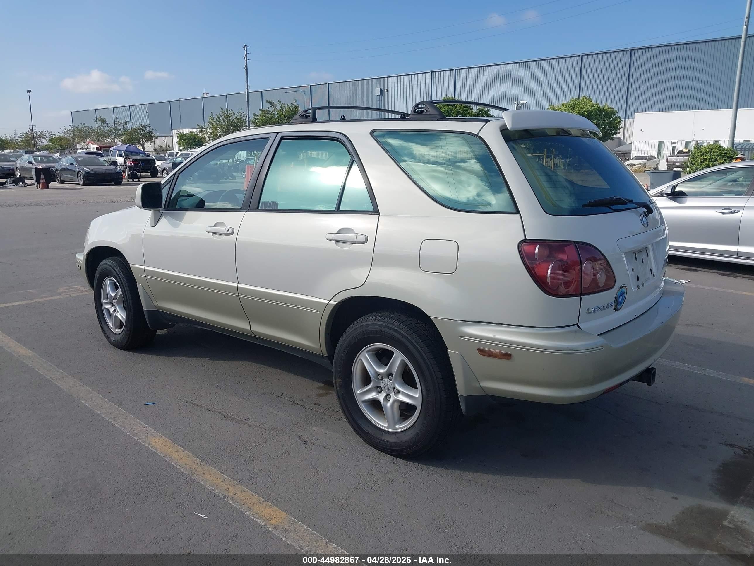 1999 Lexus Rx 300   White vin: JT6HF10U7X0068825