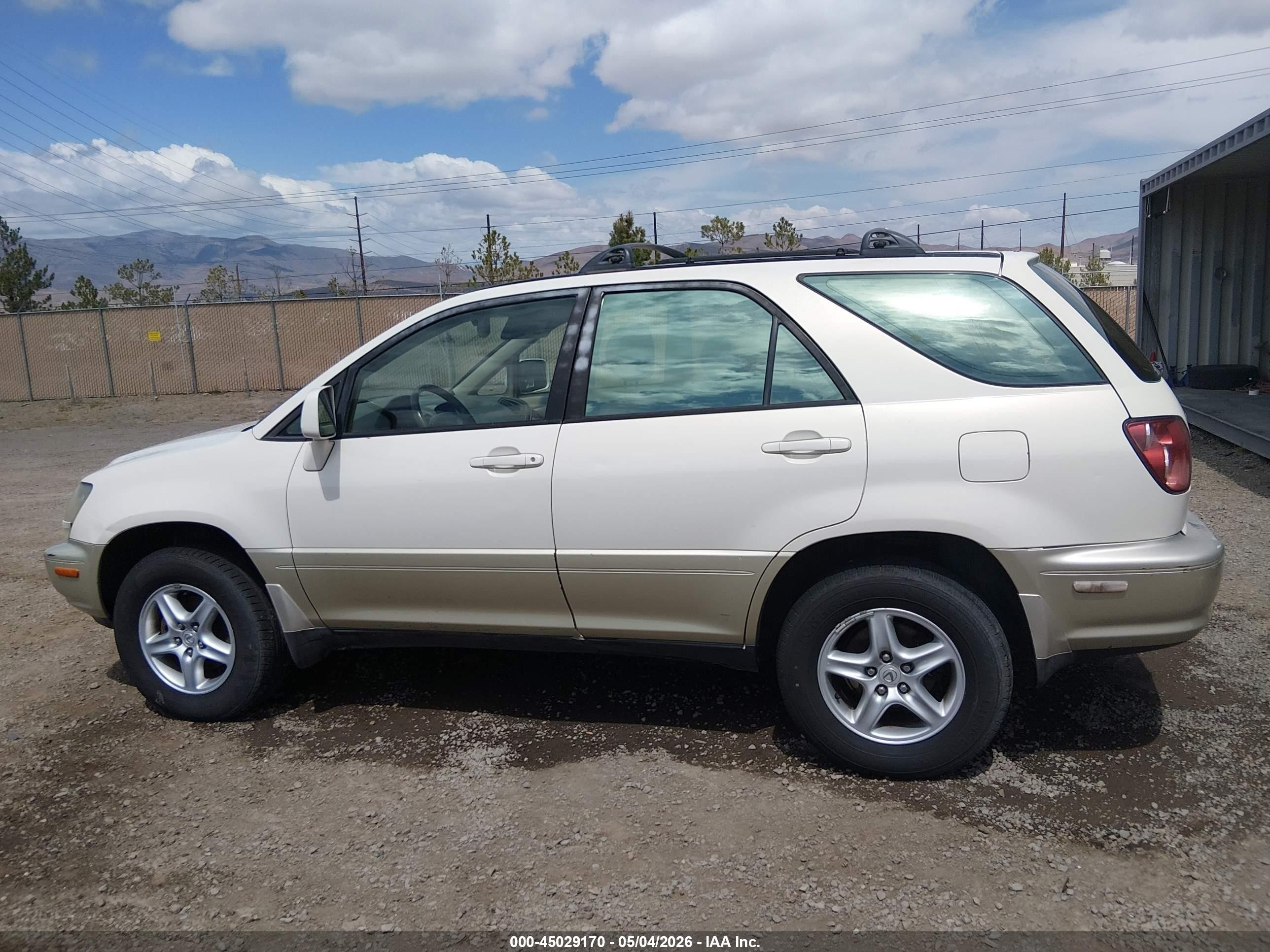 1999 Lexus Rx 300   White vin: JT6HF10U9X0017925