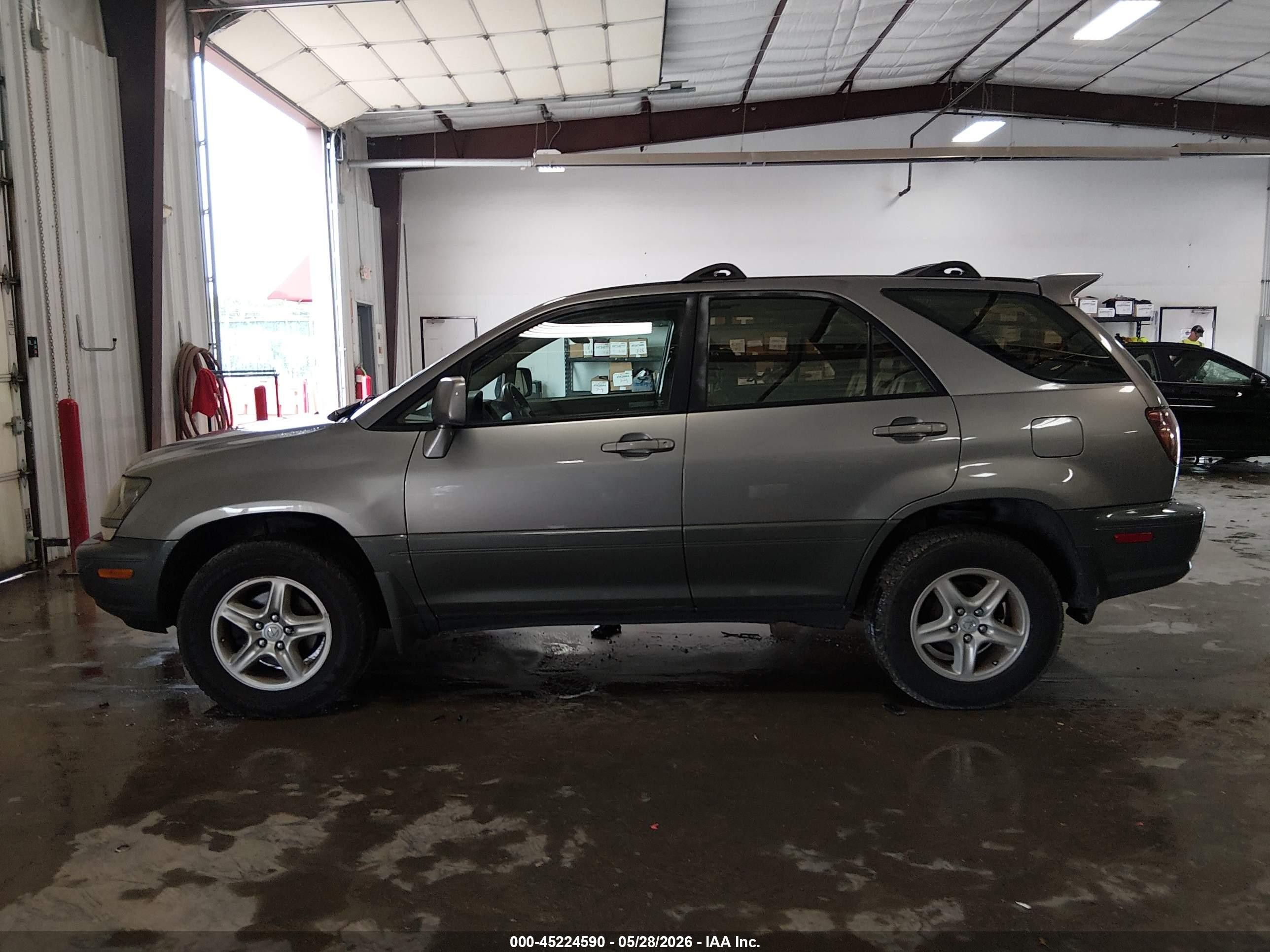2000 Lexus Rx 300   Gold vin: JT6HF10UXY0123673