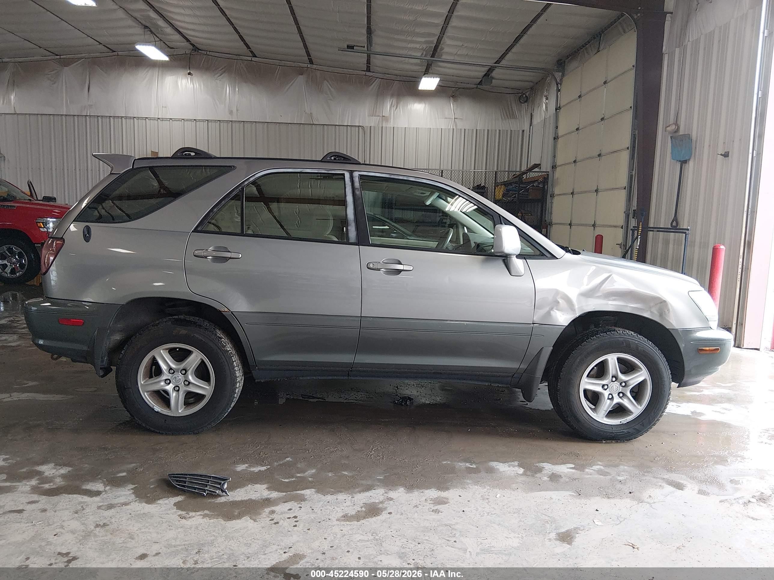 2000 Lexus Rx 300   Gold vin: JT6HF10UXY0123673