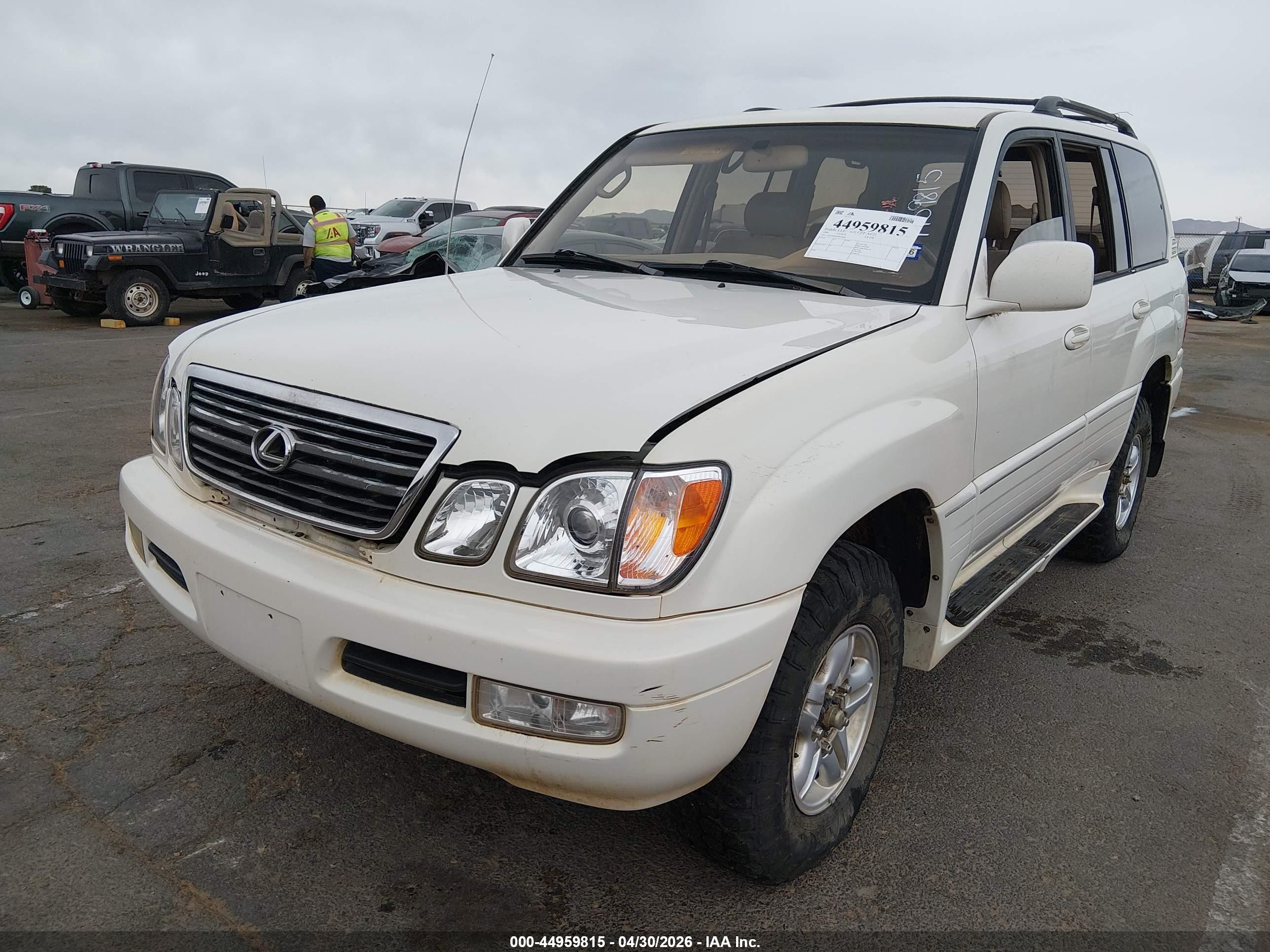 1999 Lexus Lx 470   White vin: JT6HT00W0X0074468