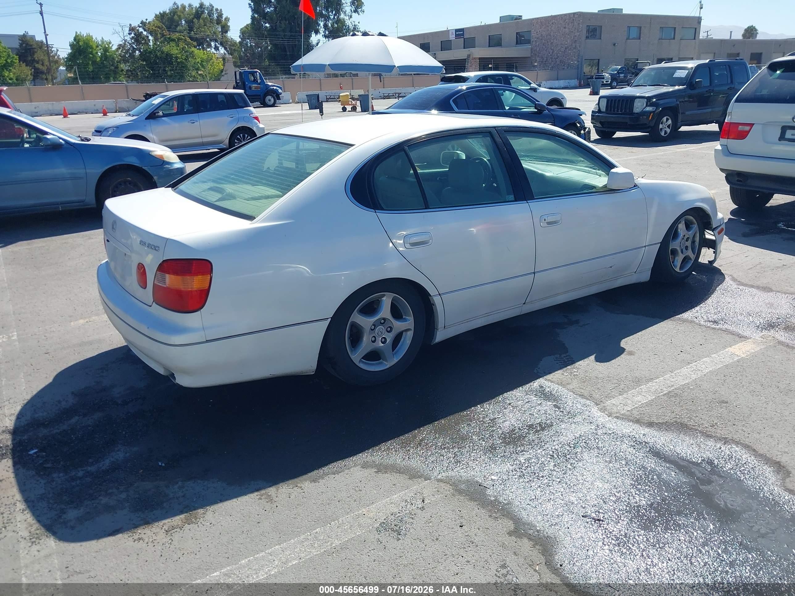 2000 Lexus Gs 300   White vin: JT8BD68S6Y0095714