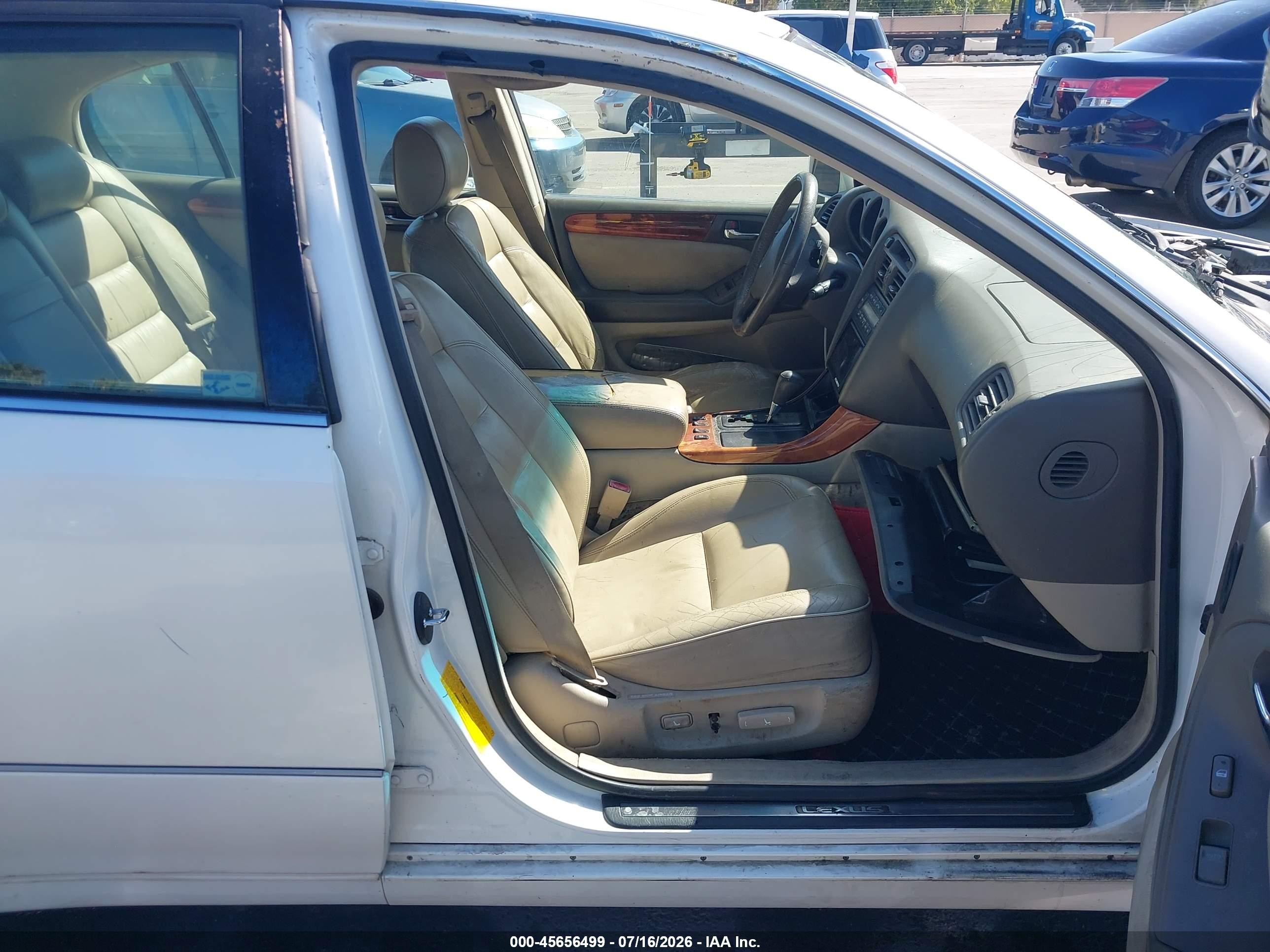 2000 Lexus Gs 300   White vin: JT8BD68S6Y0095714
