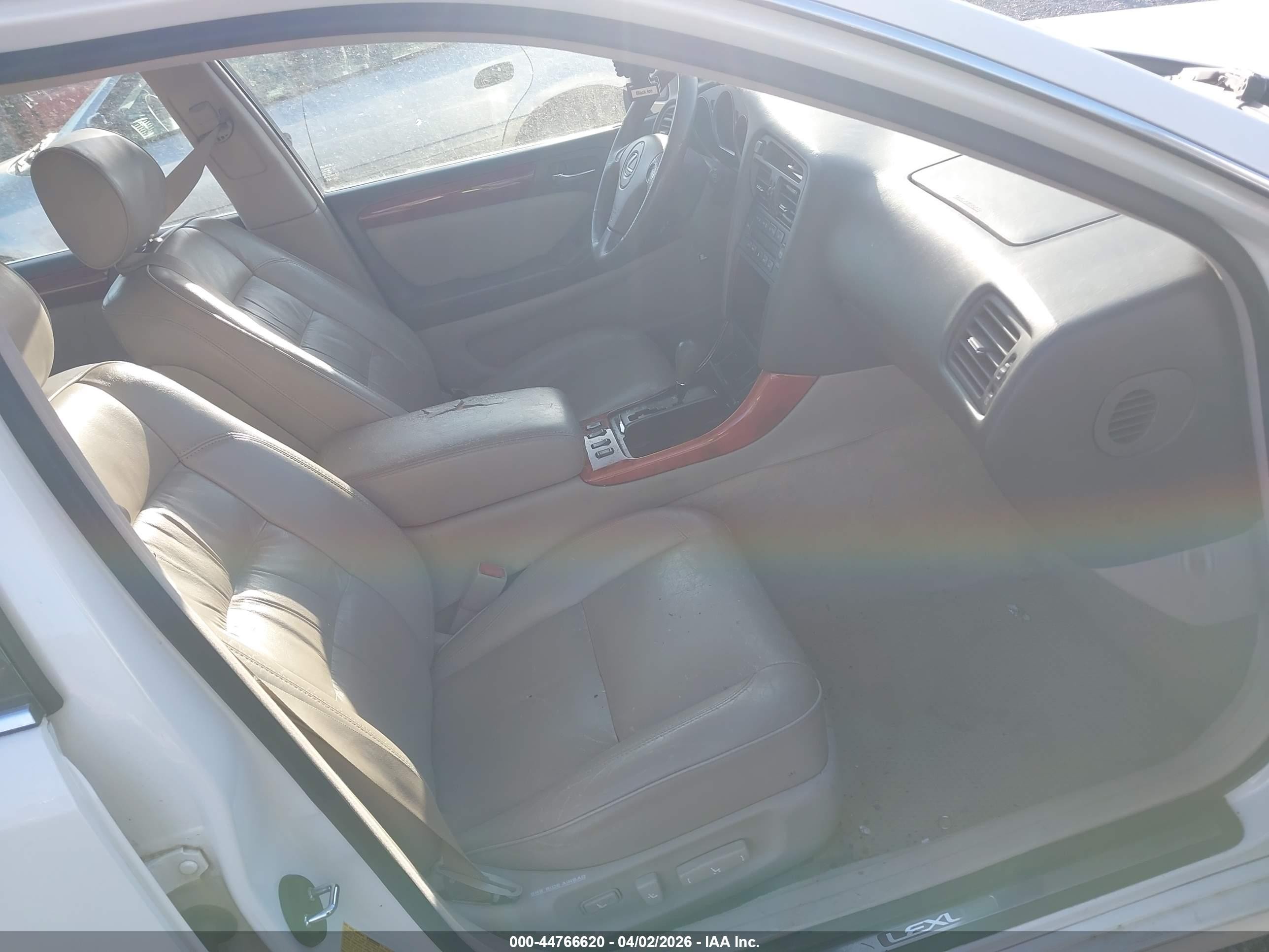 2002 Lexus Gs 300   White vin: JT8BD69S020160112