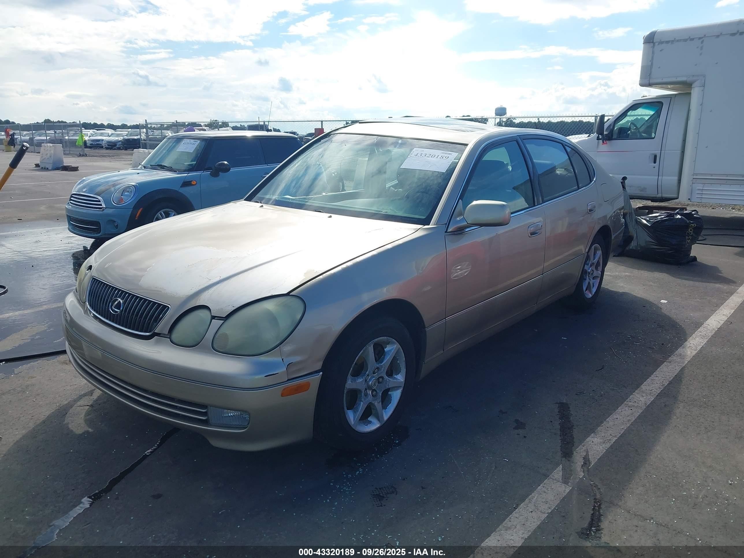 2002 Lexus Gs 300   Gold vin: JT8BD69S520161062