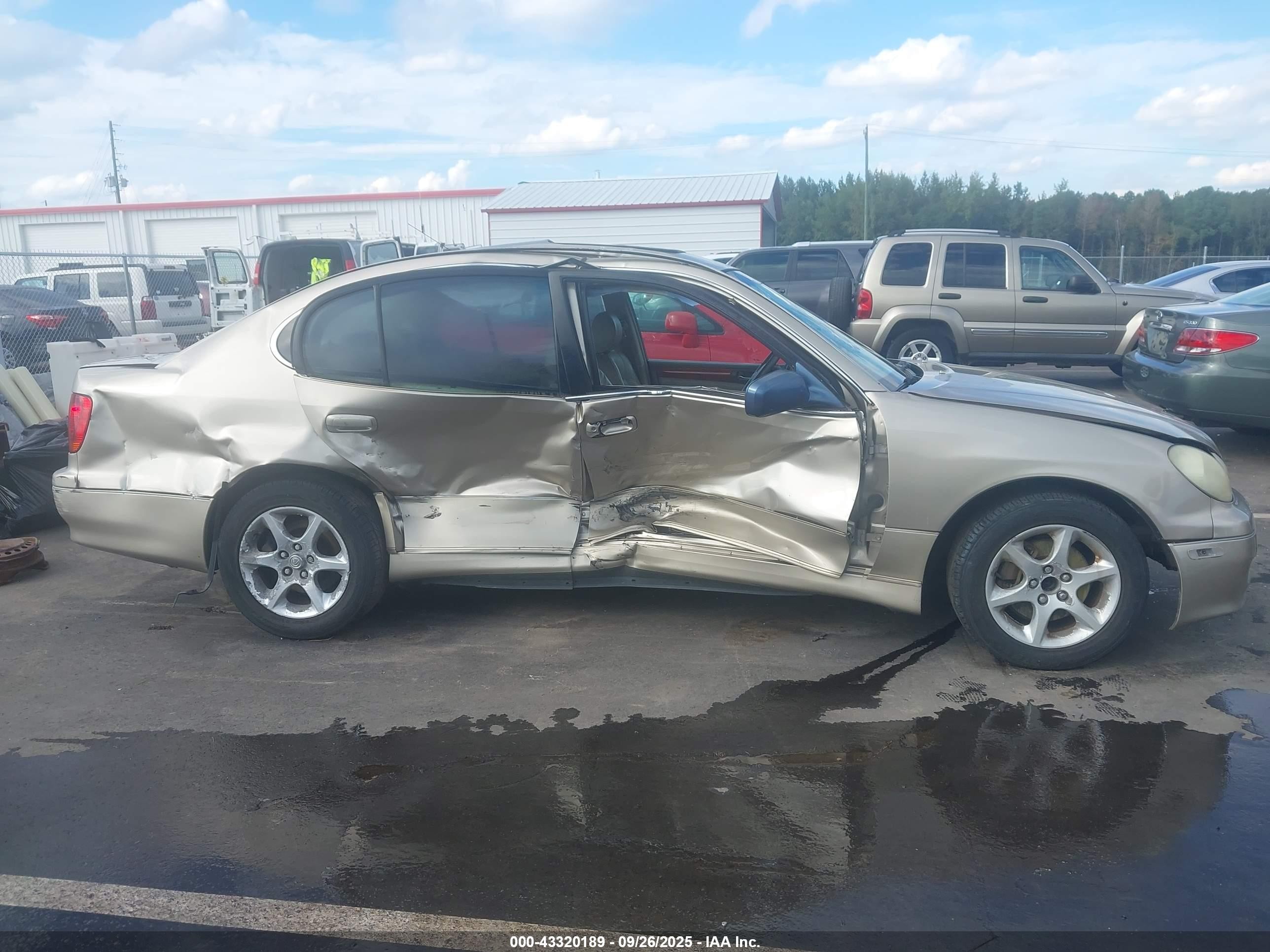 2002 Lexus Gs 300   Gold vin: JT8BD69S520161062