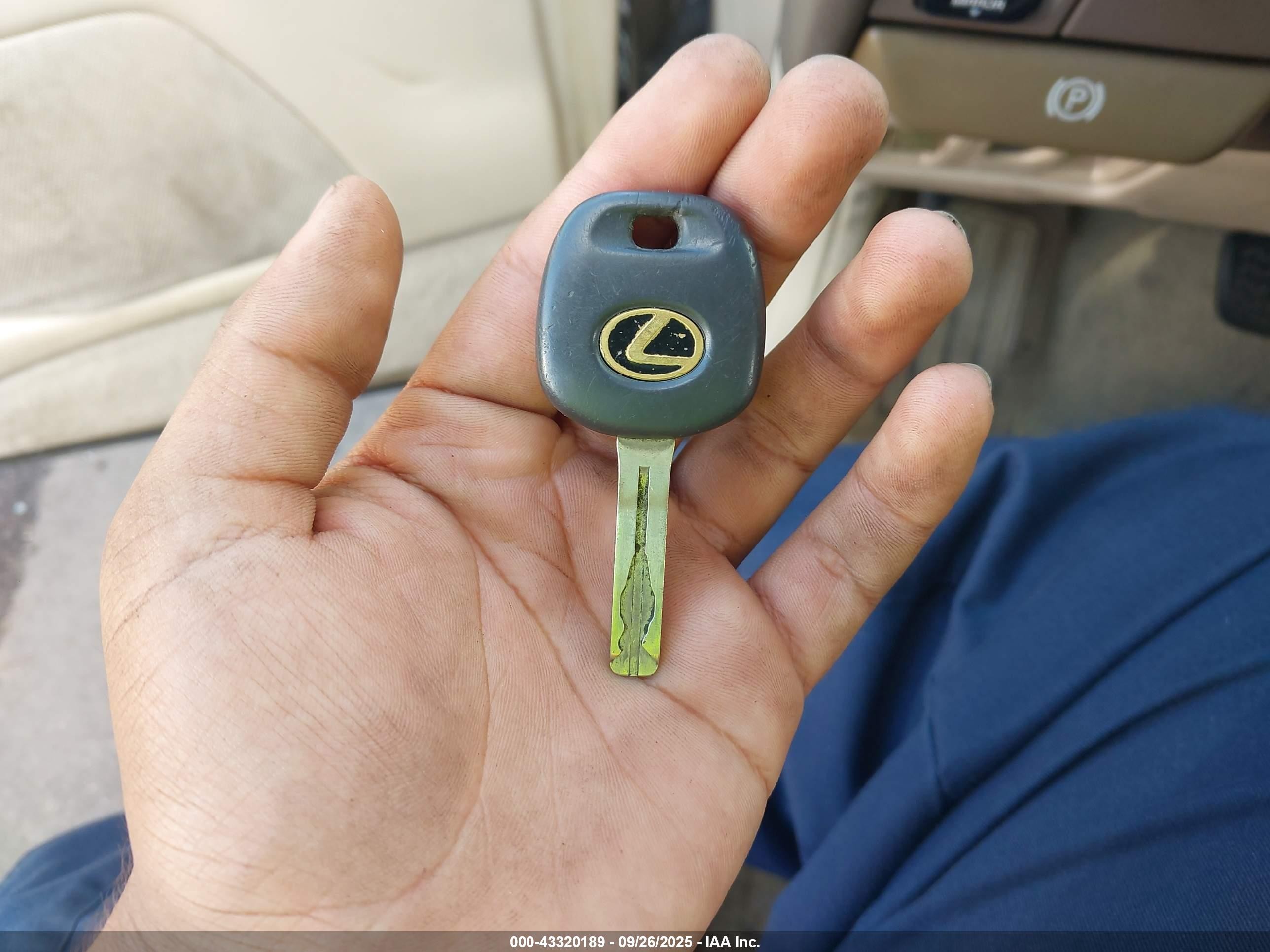 2002 Lexus Gs 300   Gold vin: JT8BD69S520161062
