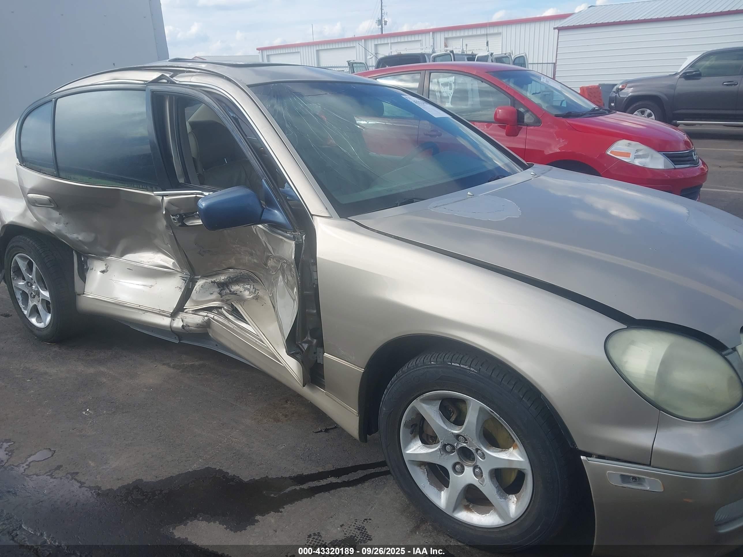2002 Lexus Gs 300   Gold vin: JT8BD69S520161062