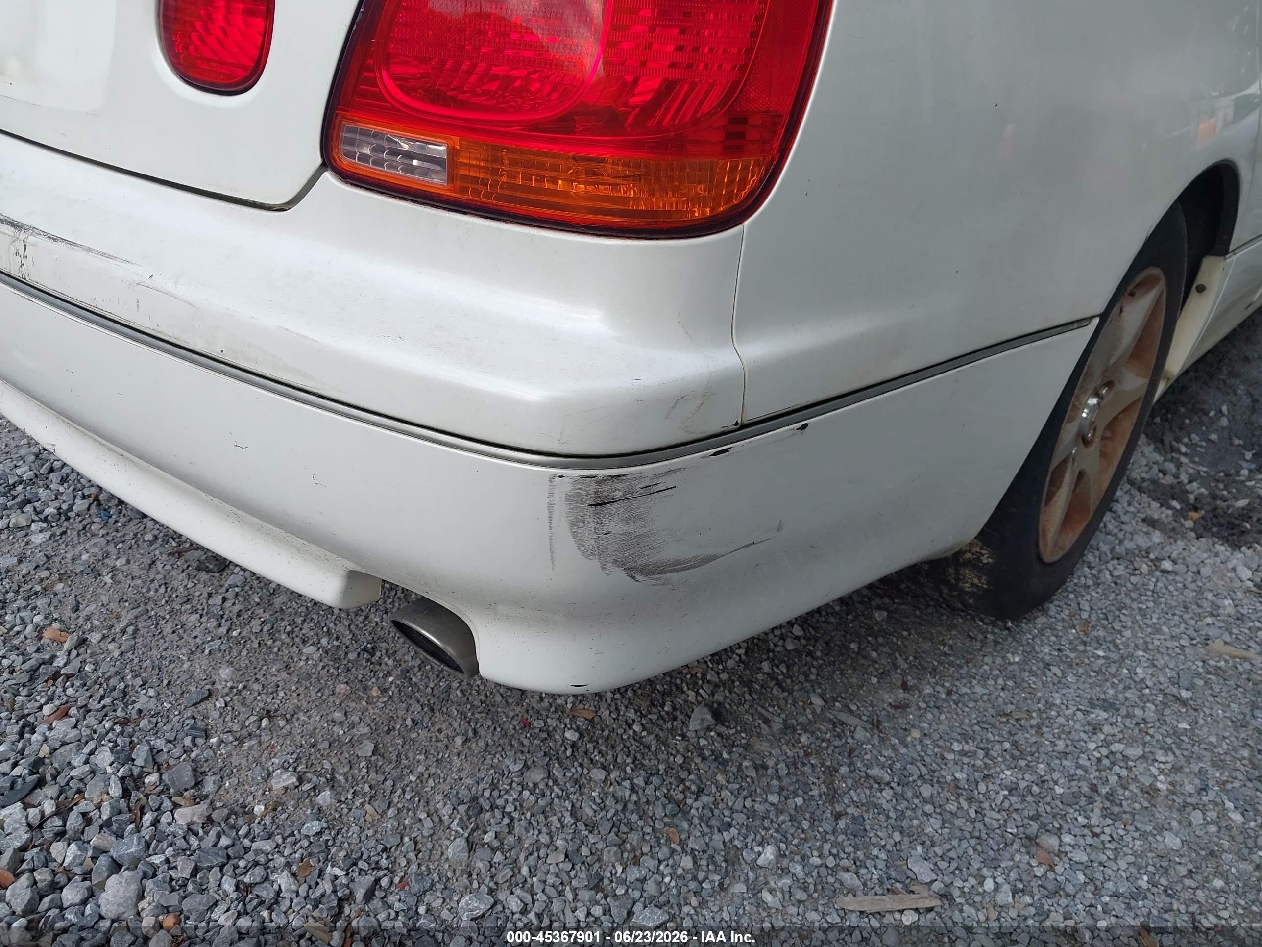 2001 Lexus Gs 300   White vin: JT8BD69S710148876