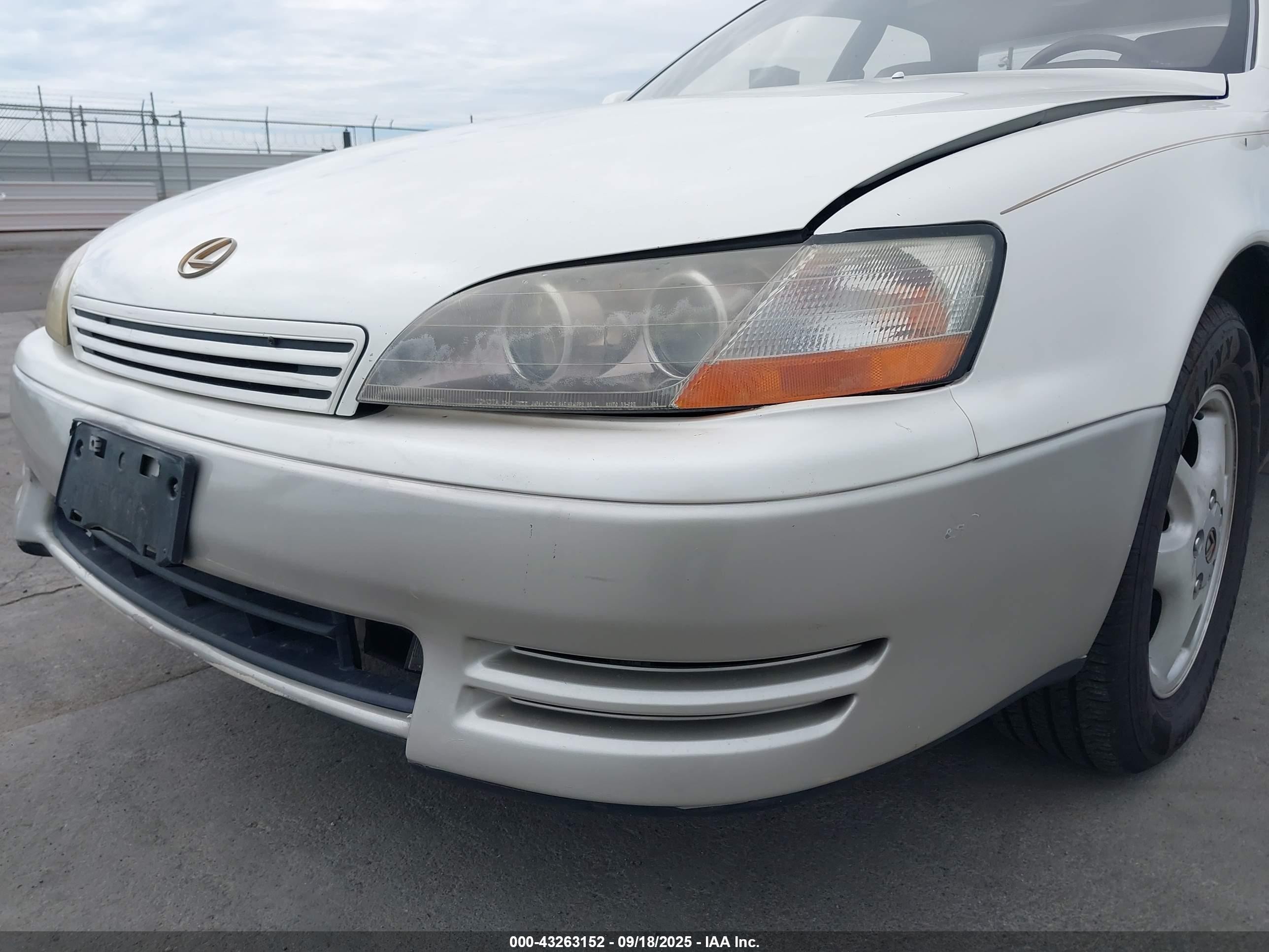 1996 Lexus Es 300 White vin: JT8BF12G1T0161130