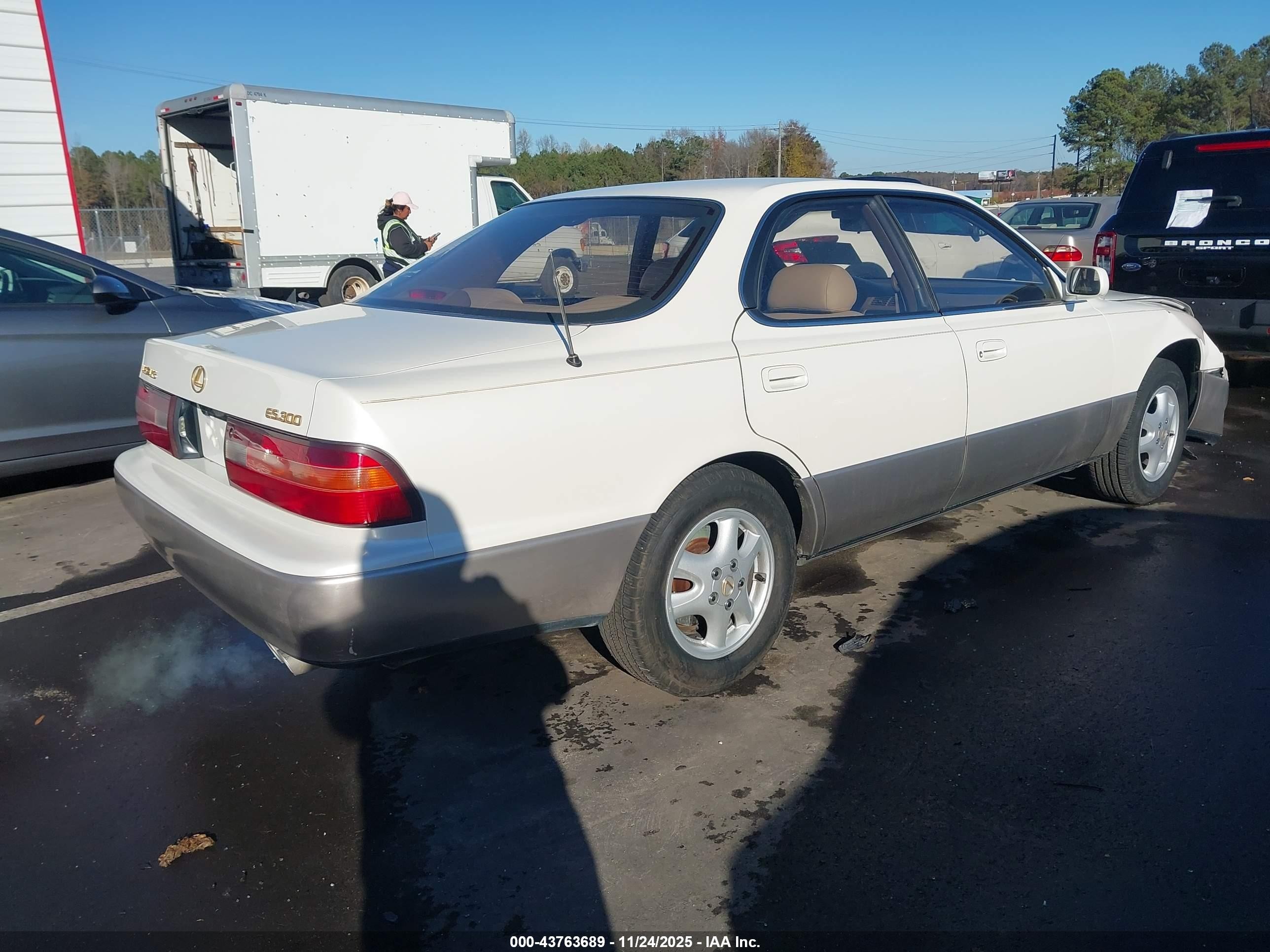 1996 Lexus Es 300 White vin: JT8BF12G7T0170138