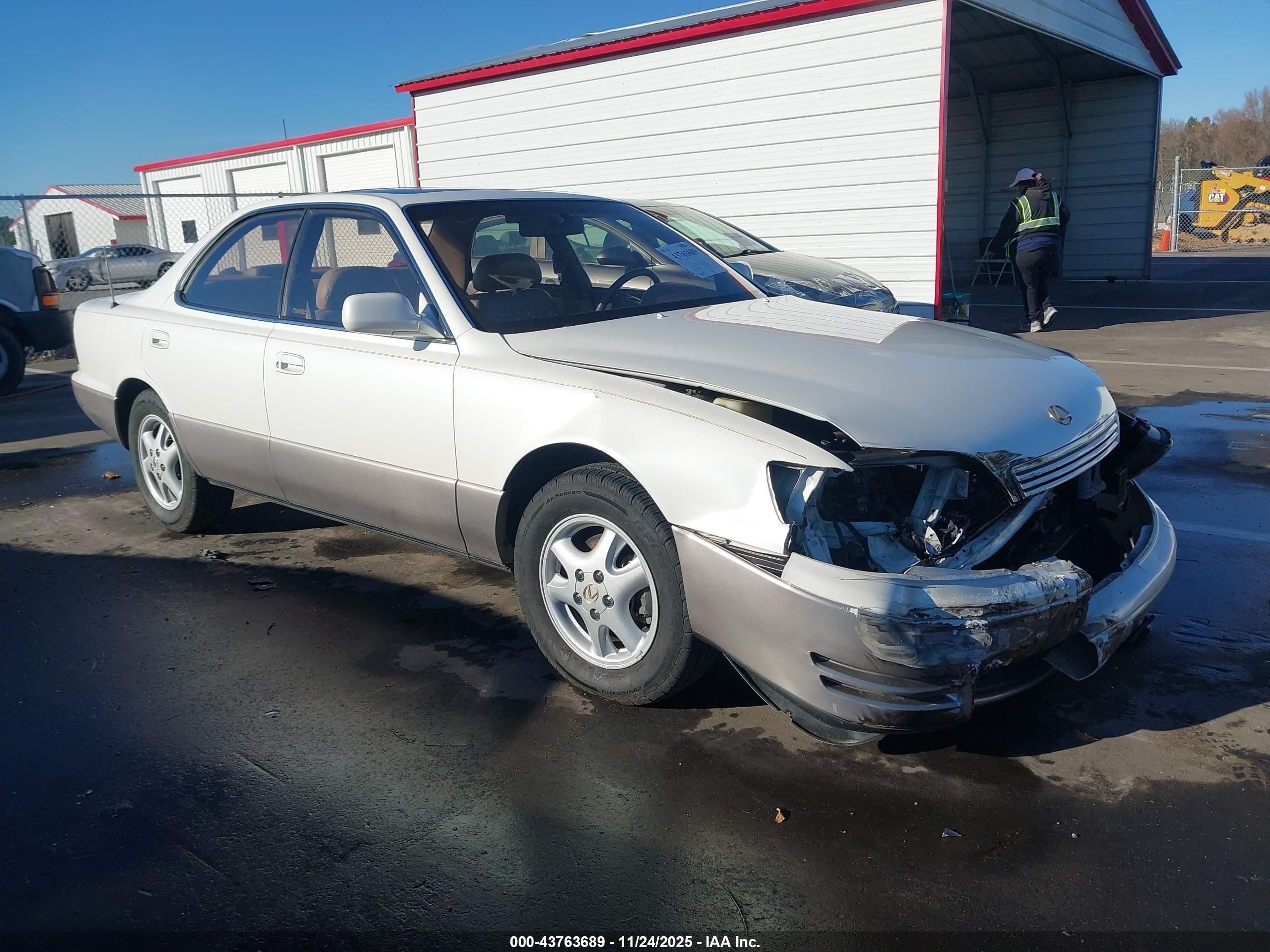 1996 Lexus Es 300 White vin: JT8BF12G7T0170138
