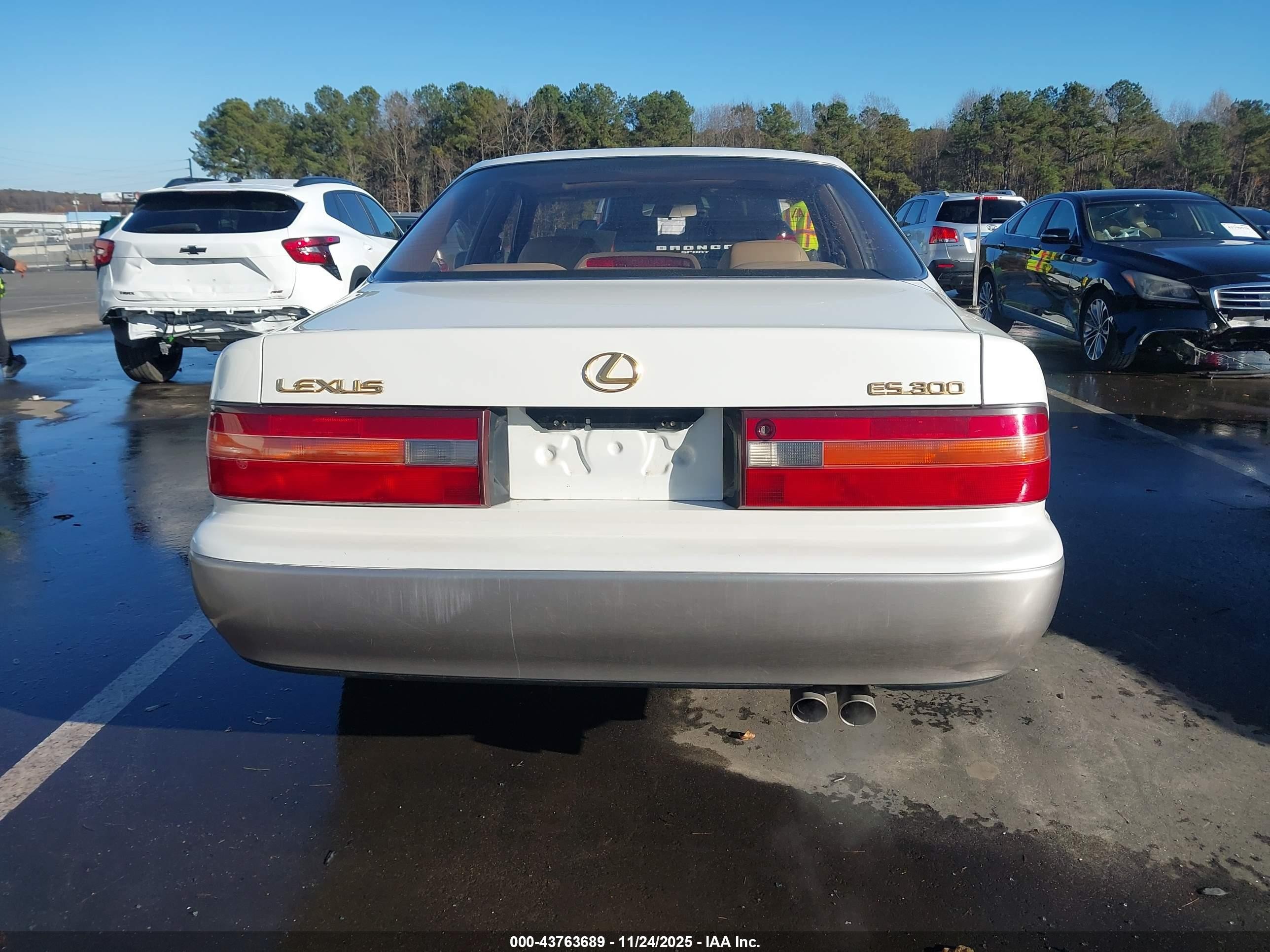 1996 Lexus Es 300 White vin: JT8BF12G7T0170138