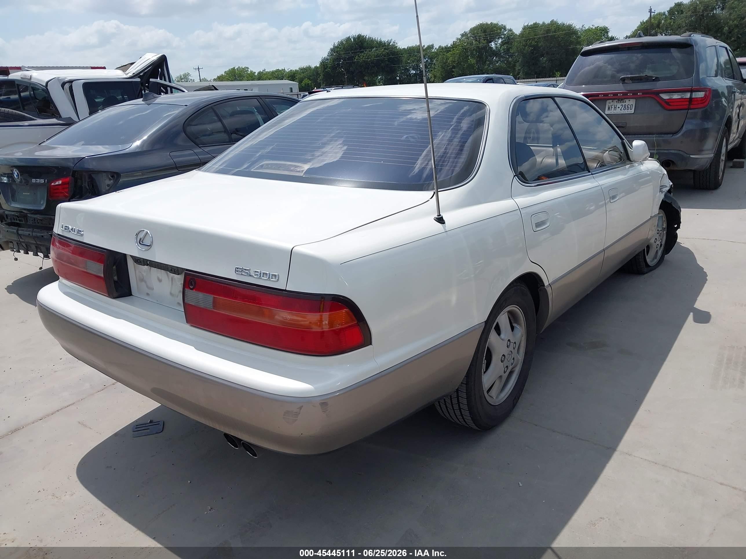 1996 Lexus Es 300 White vin: JT8BF12G8T0129968