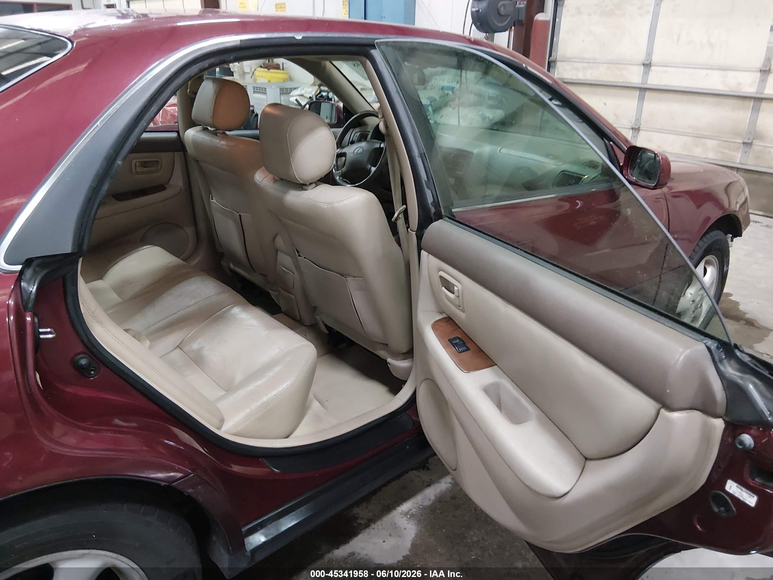 1997 Lexus Es 300 Red vin: JT8BF22G0V5001848