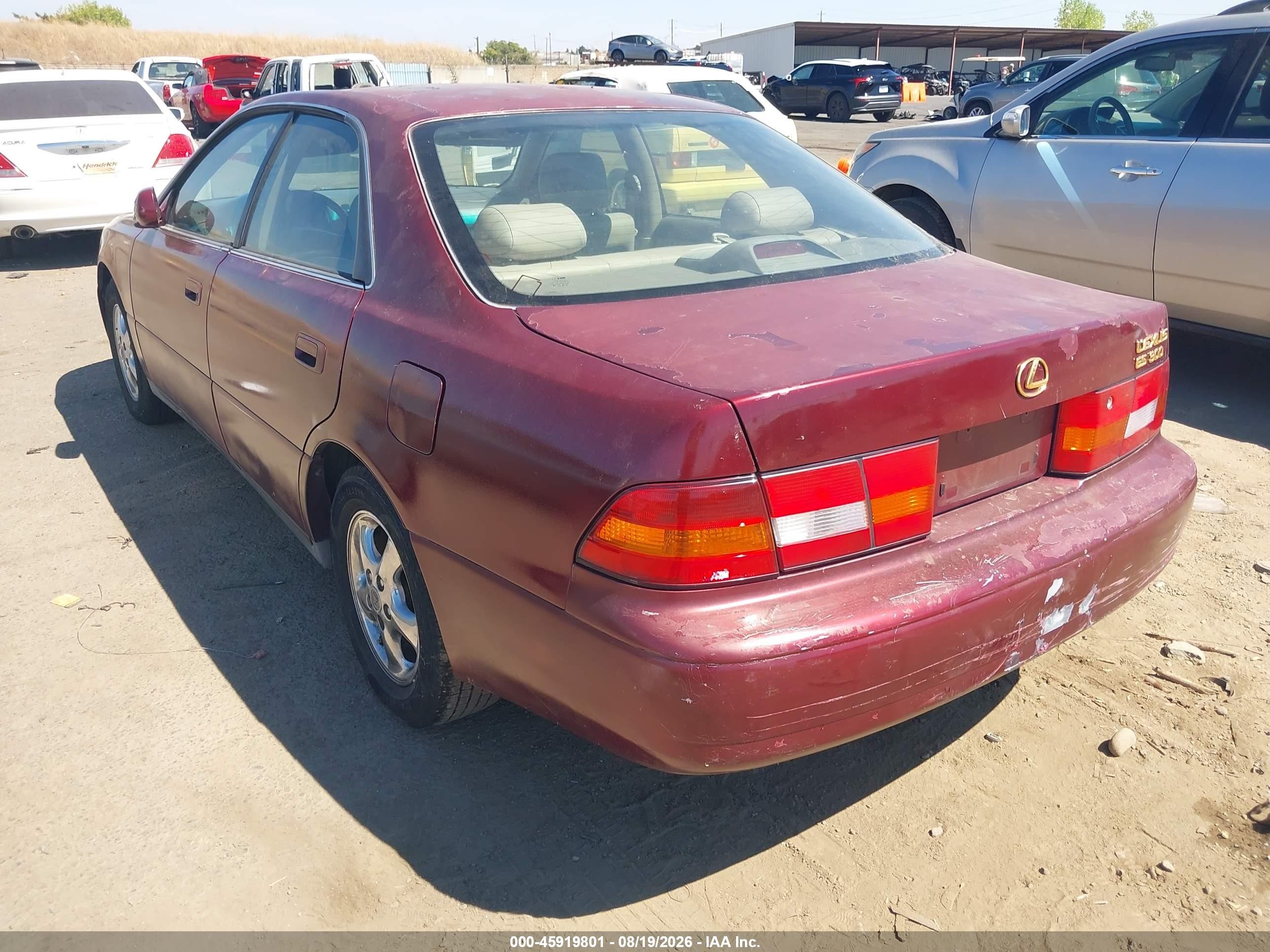 1997 Lexus Es 300   Red vin: JT8BF22G4V5008768