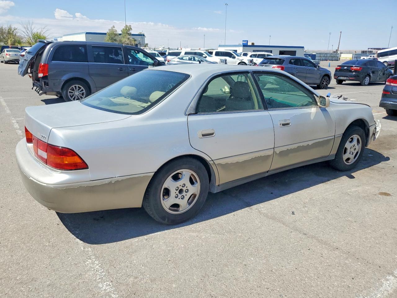 1997 Lexus Es 300 Gold vin: JT8BF22G5V0006797
