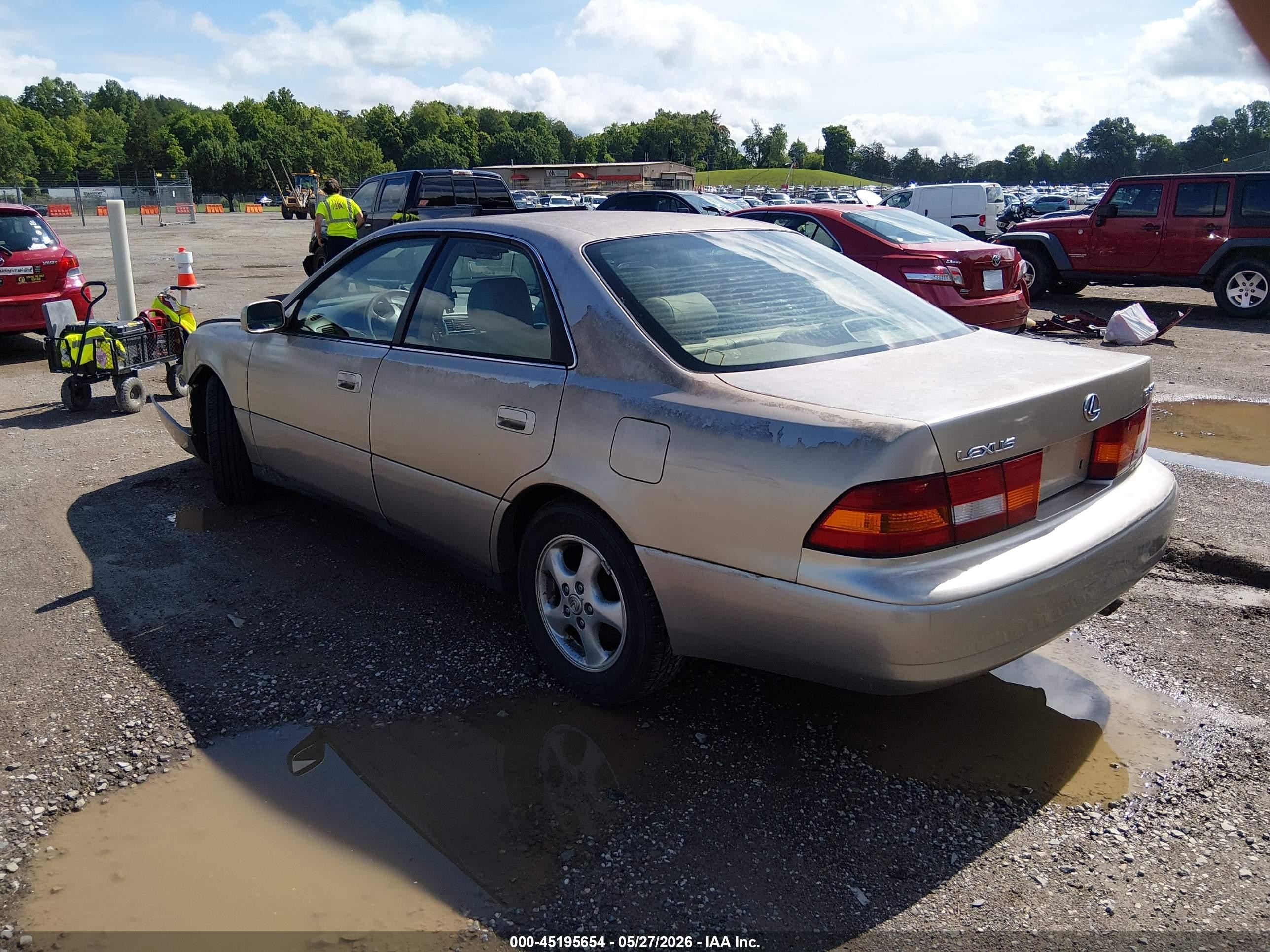 1997 Lexus Es 300   Gold vin: JT8BF22G5V0021056