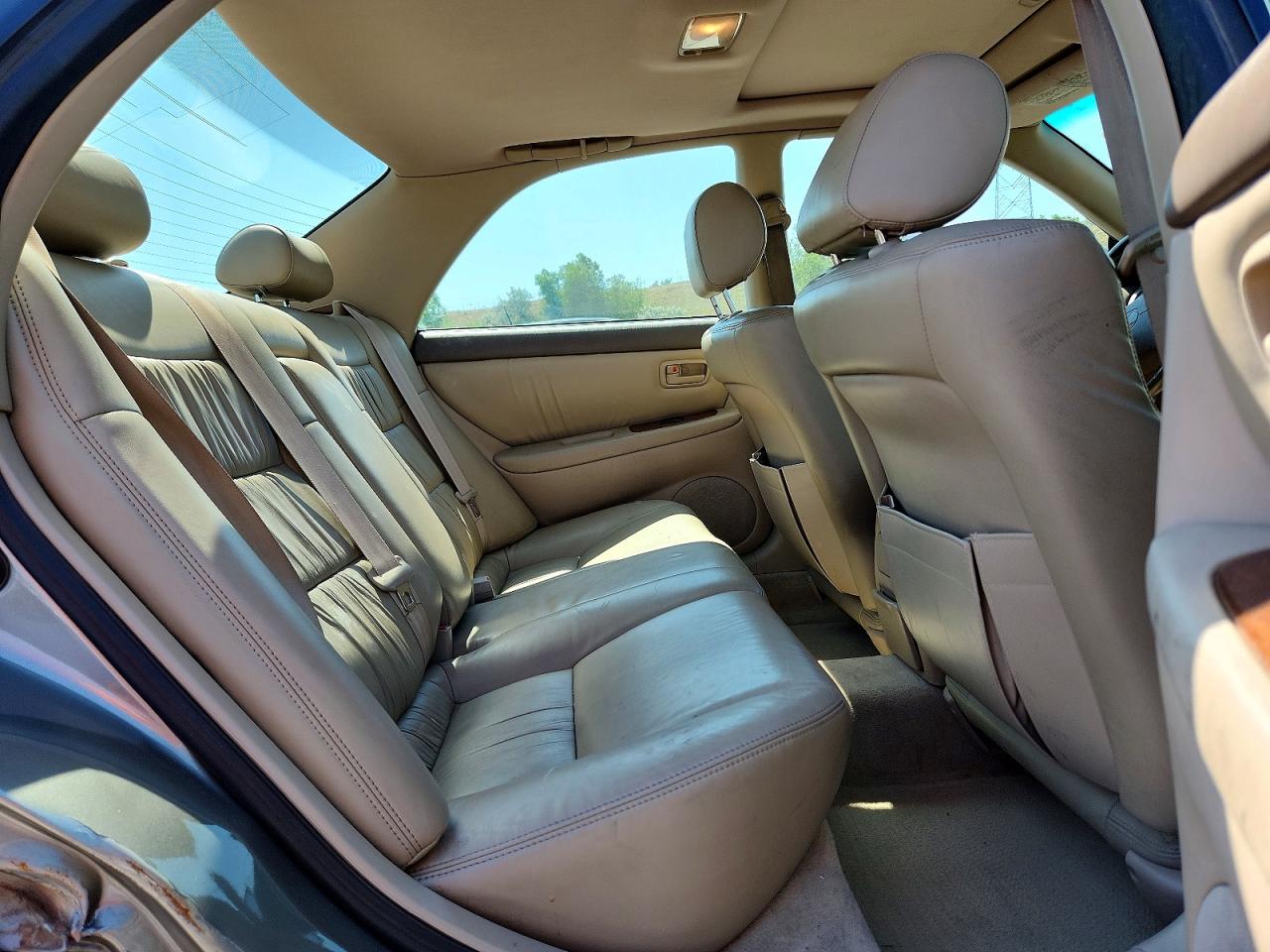 1997 Lexus Es 300 Gold vin: JT8BF22G6V0004444