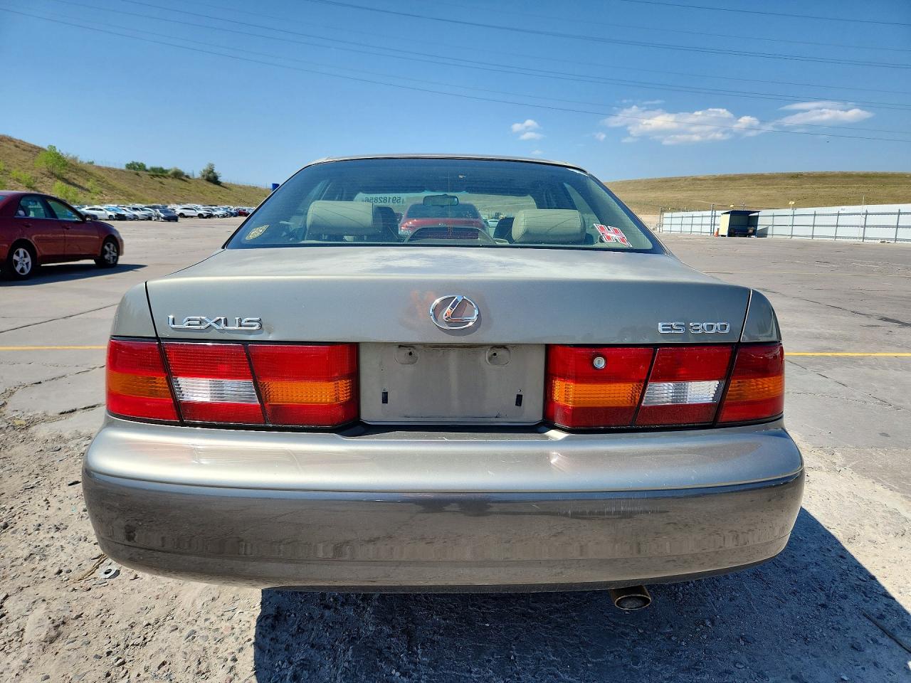 1997 Lexus Es 300 Gold vin: JT8BF22G6V0004444
