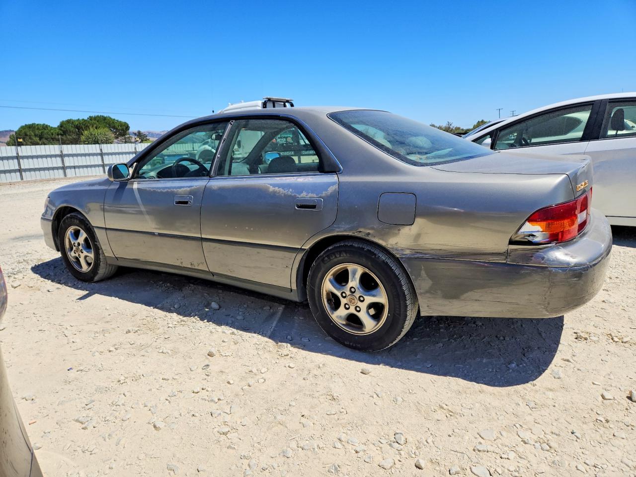 1997 Lexus Es 300 Silver vin: JT8BF22G6V0044541