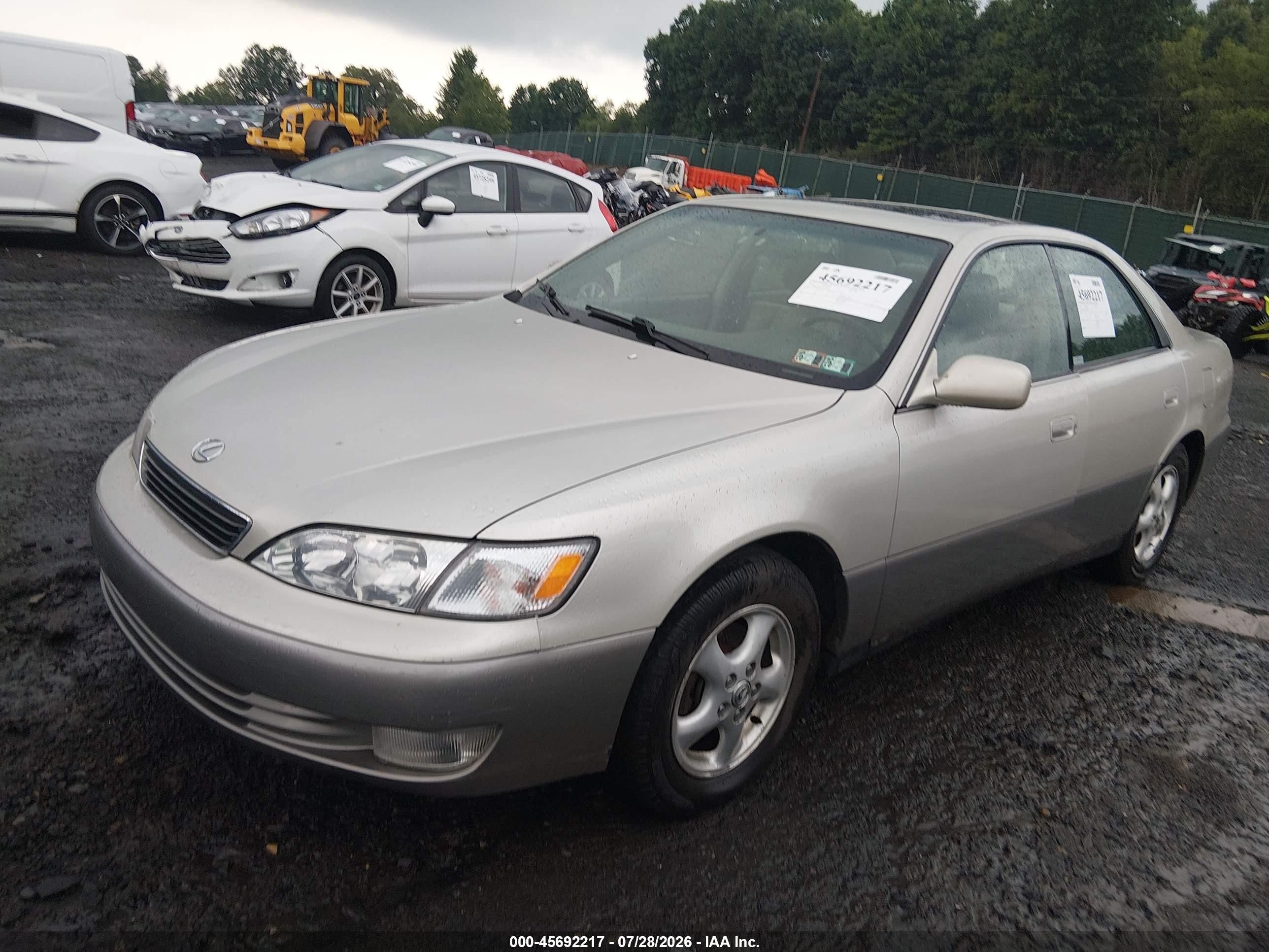 1997 Lexus Es 300   Серебряный vin: JT8BF22G7V5010031