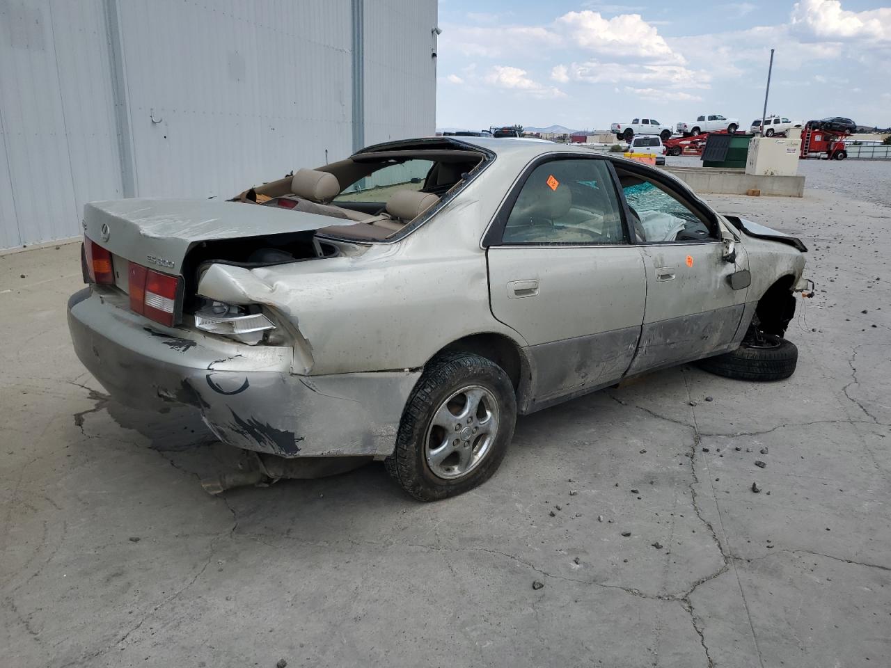 1997 Lexus Es 300 Gold vin: JT8BF22G8V0052690