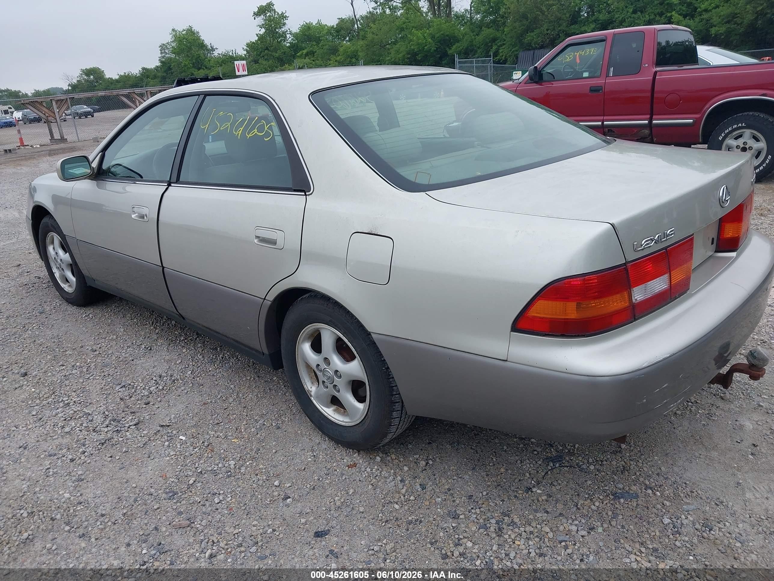 1997 Lexus Es 300   Silver vin: JT8BF22G8V0059977