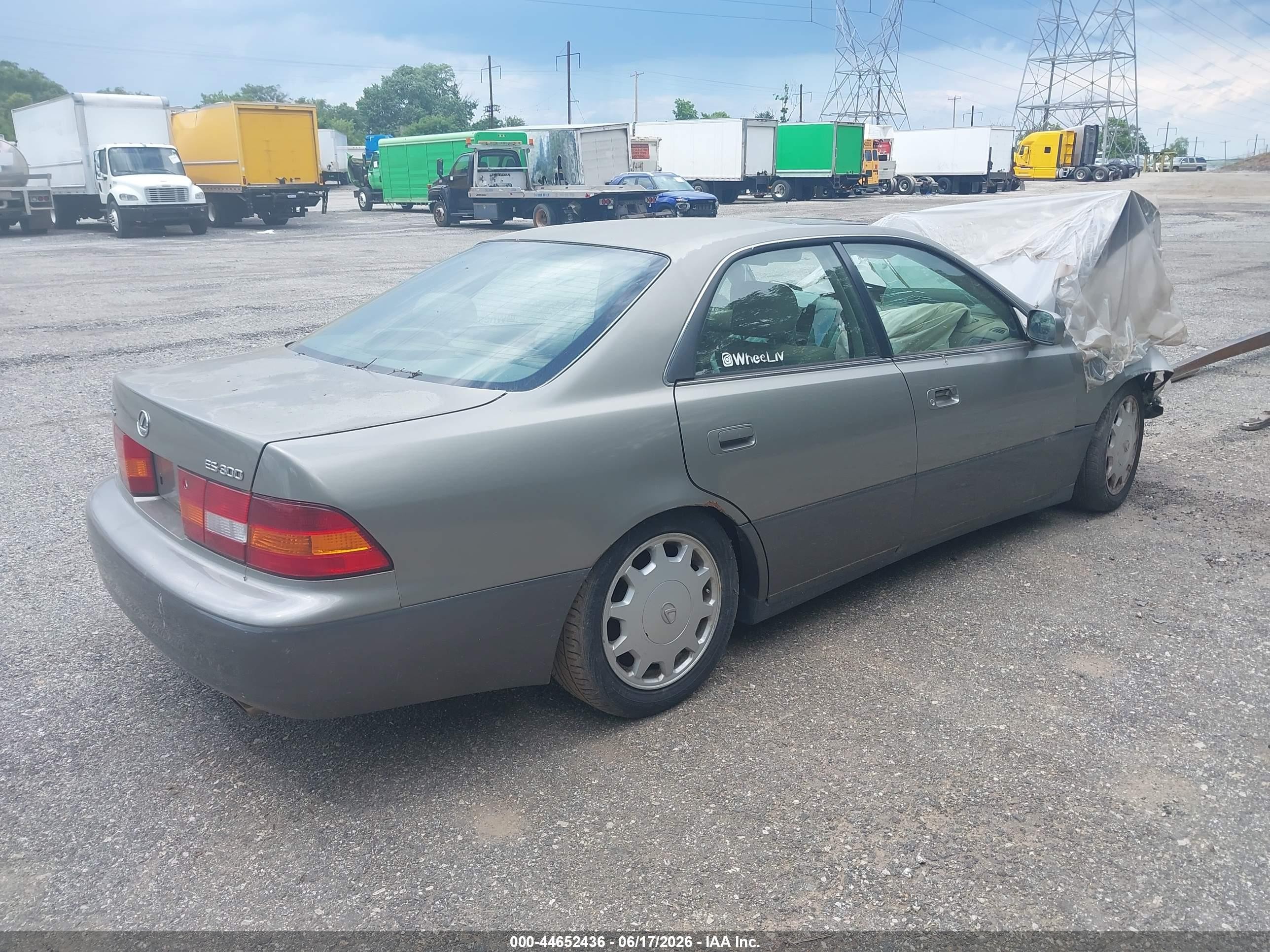 1997 Lexus Es 300   Золотой vin: JT8BF22GXV0043537