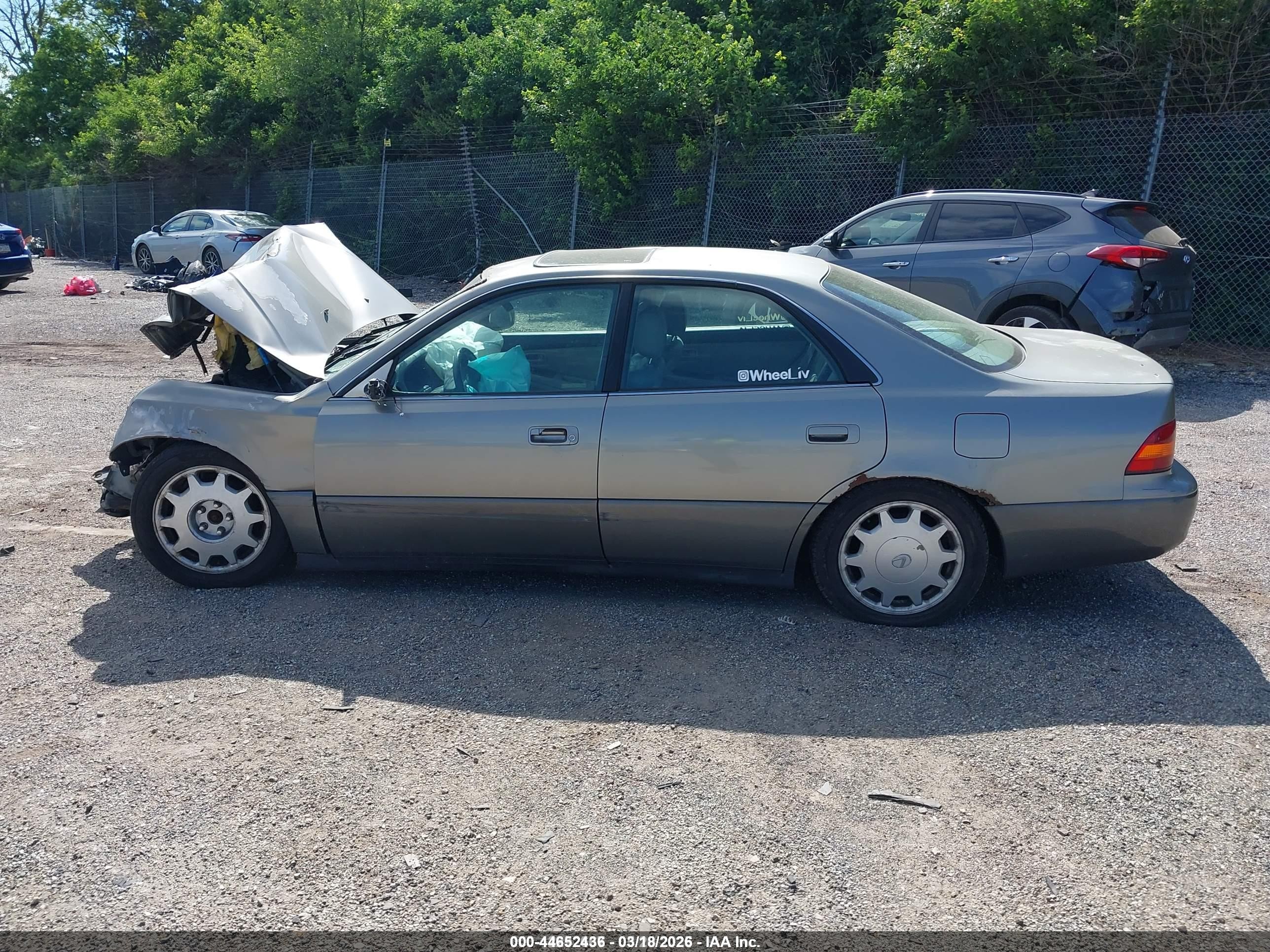 1997 Lexus Es 300   Золотой vin: JT8BF22GXV0043537