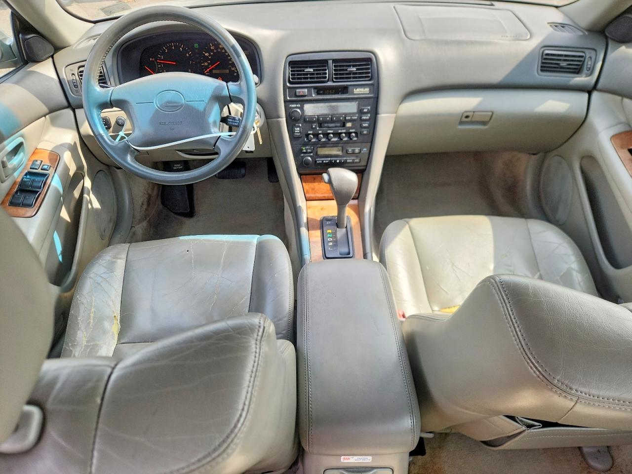 1998 Lexus Es 300 Tan vin: JT8BF28G0W5034356