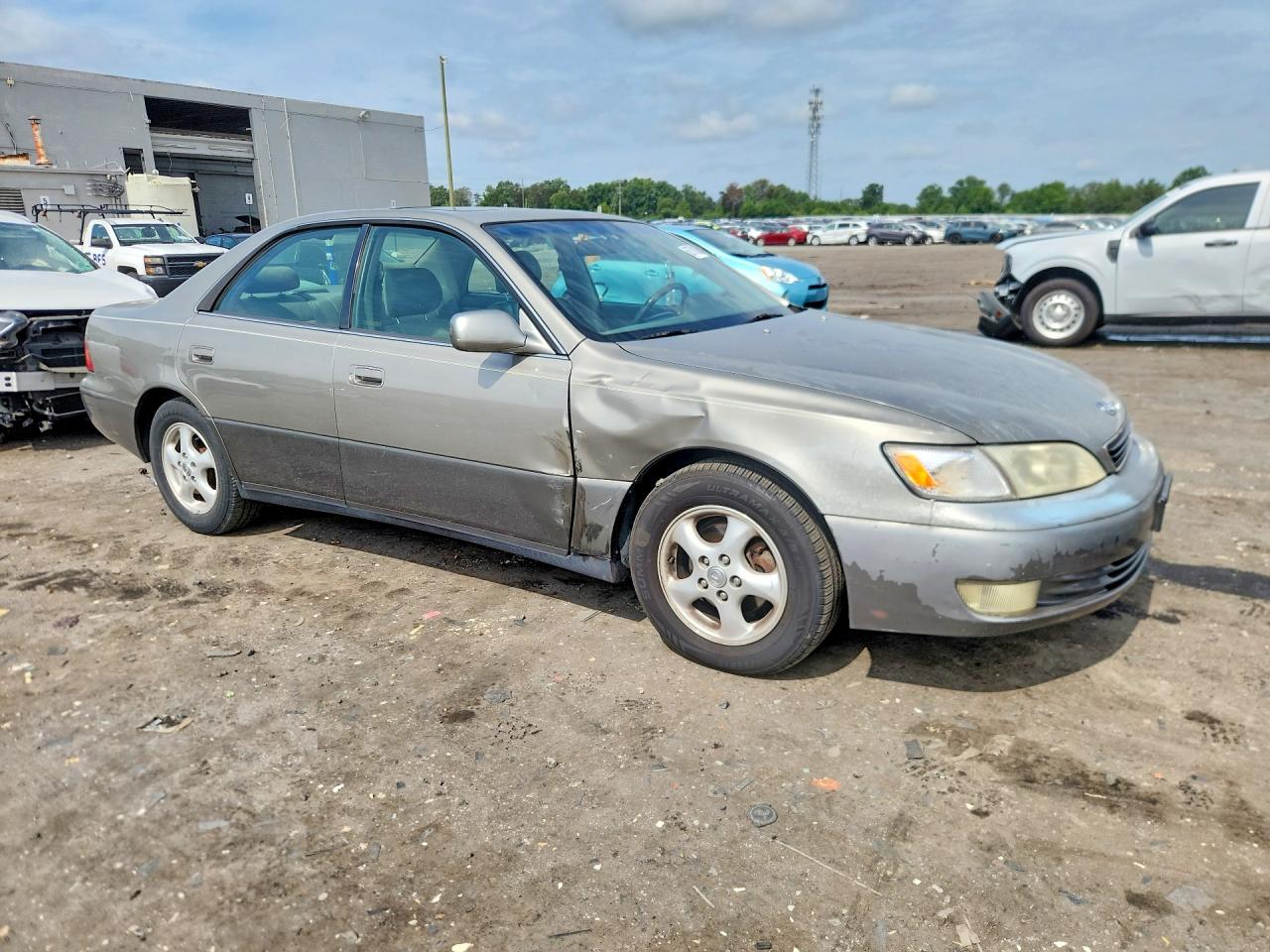 1998 Lexus Es 300 Tan vin: JT8BF28G0W5034356