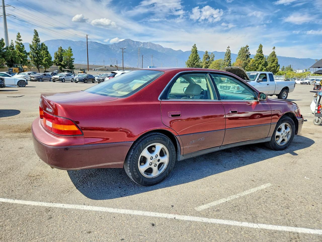 1999 Lexus Es 300 Burgundy vin: JT8BF28G0X0181713