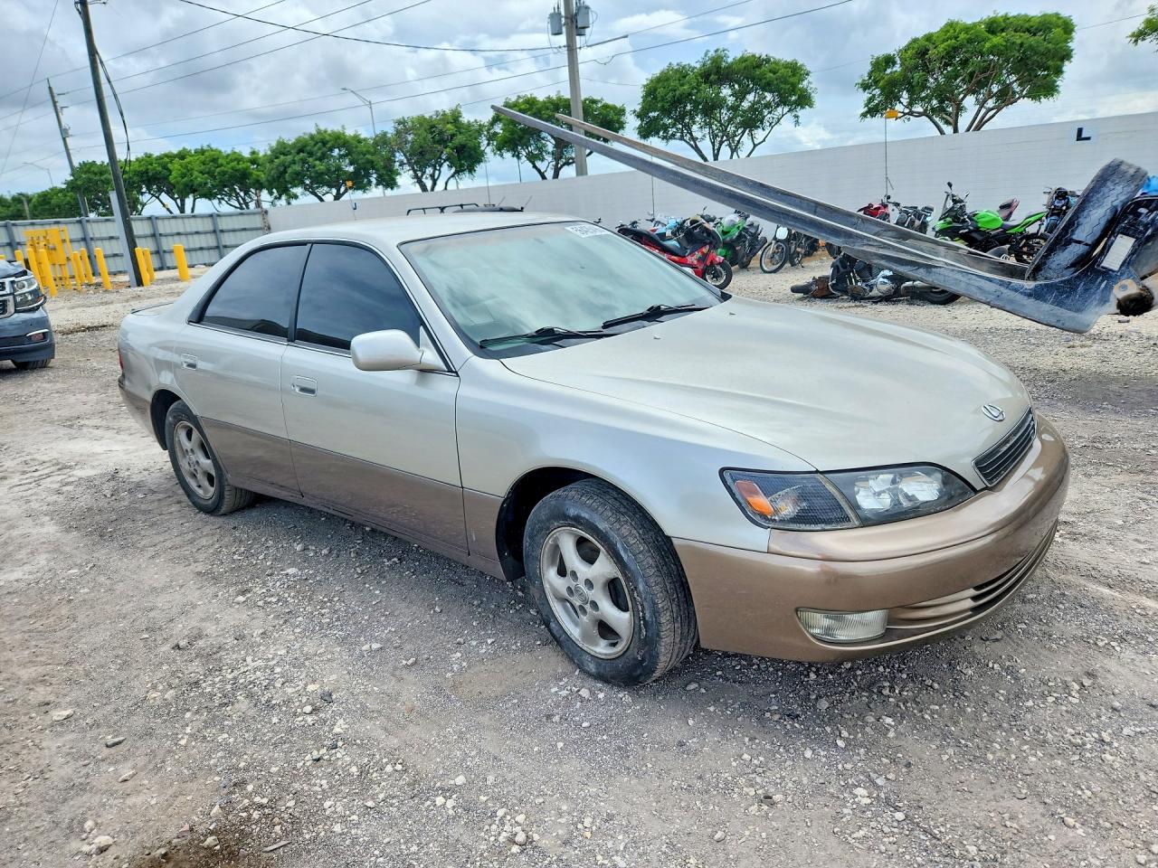 1998 Lexus Es 300 Silver vin: JT8BF28G1W5023897