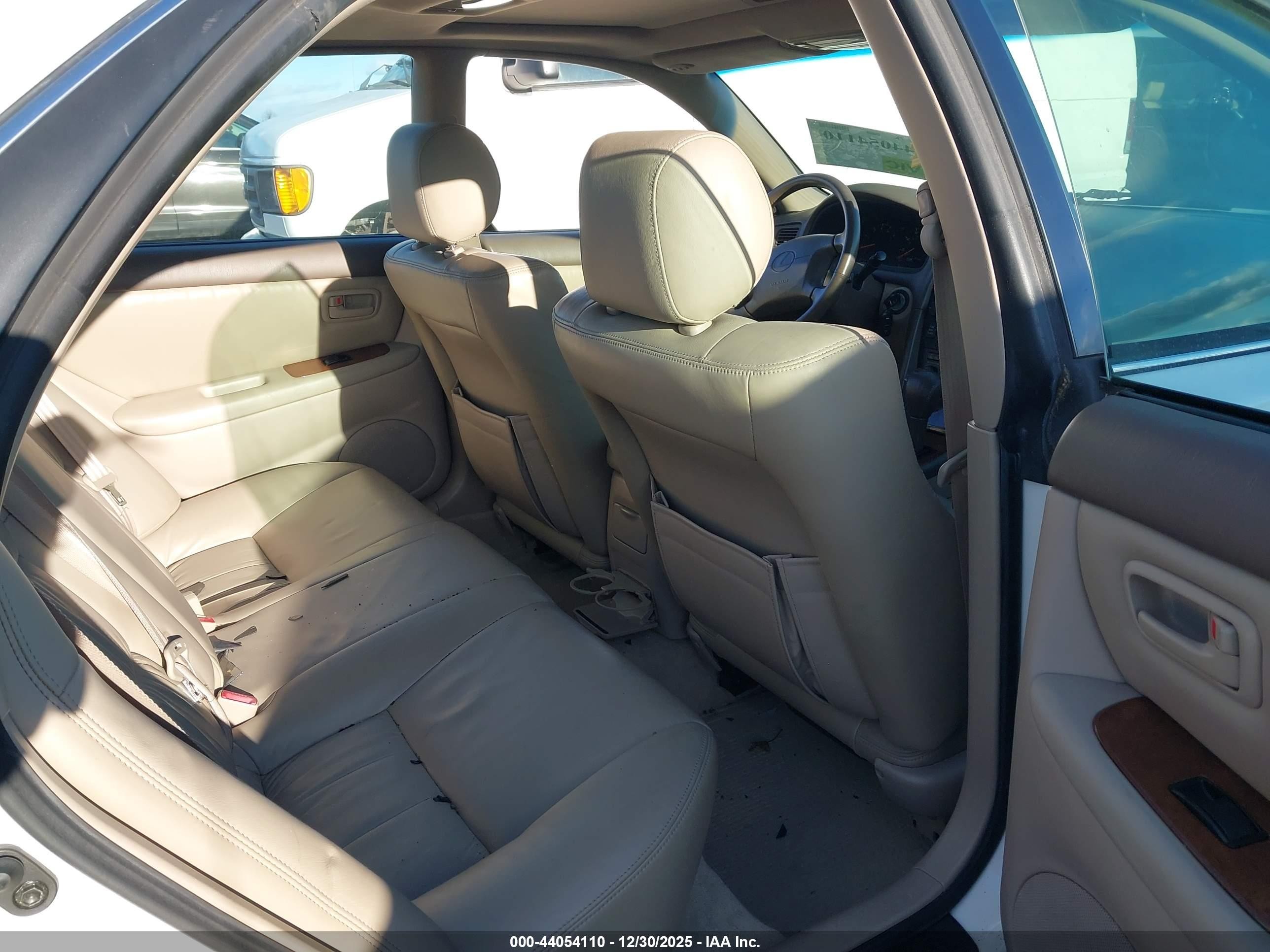 1999 Lexus Es 300   White vin: JT8BF28G1X0224441