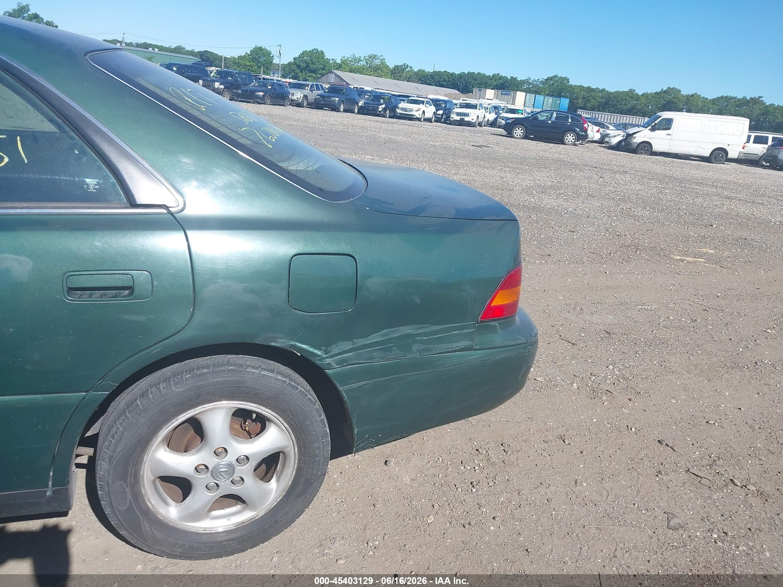1999 Lexus Es 300   Зеленый vin: JT8BF28G1X0230885