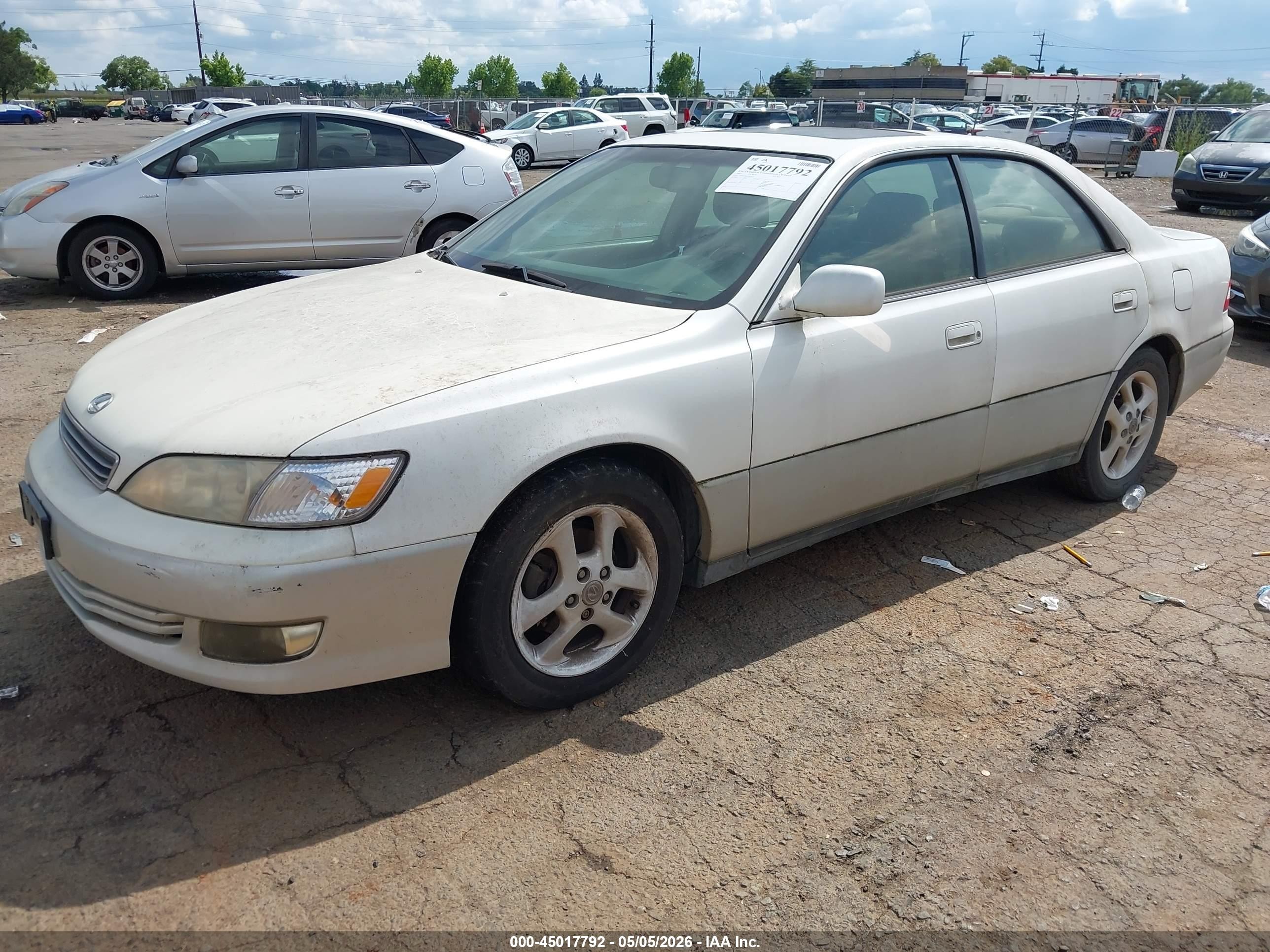 2001 Lexus Es 300   Белый vin: JT8BF28G210303141