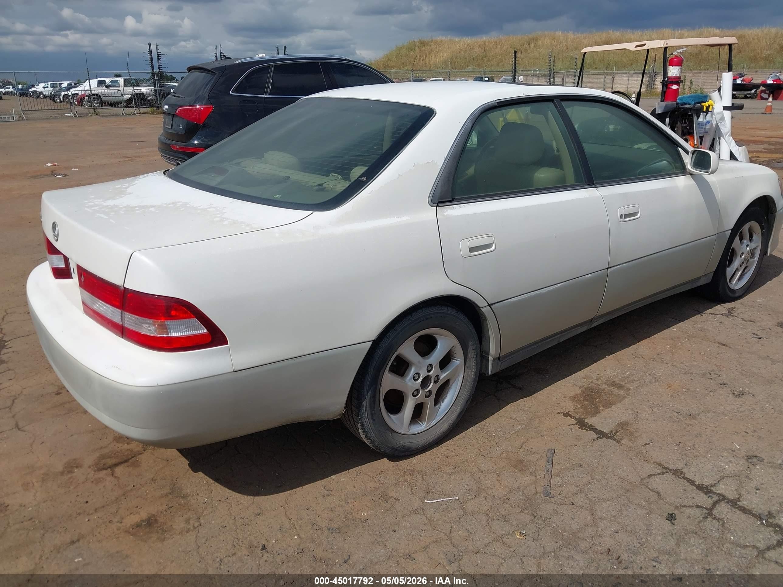 2001 Lexus Es 300   Белый vin: JT8BF28G210303141