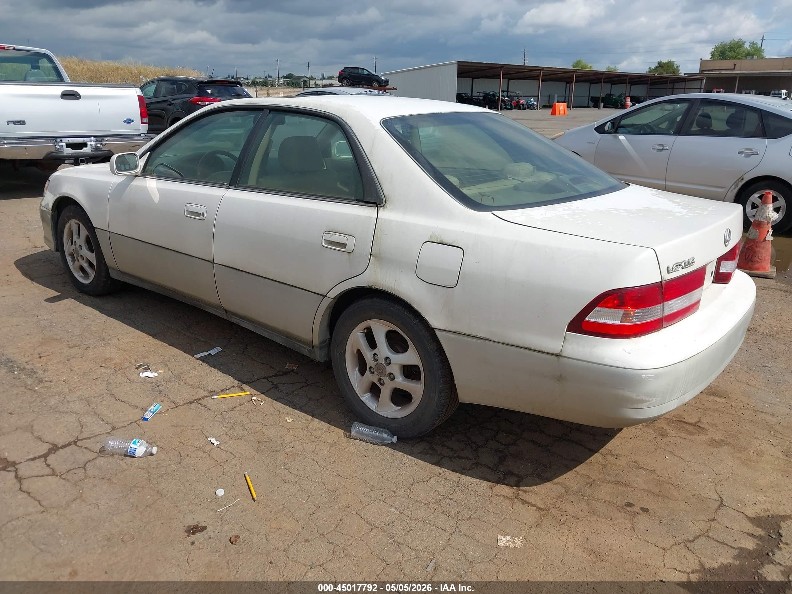 2001 Lexus Es 300   Белый vin: JT8BF28G210303141