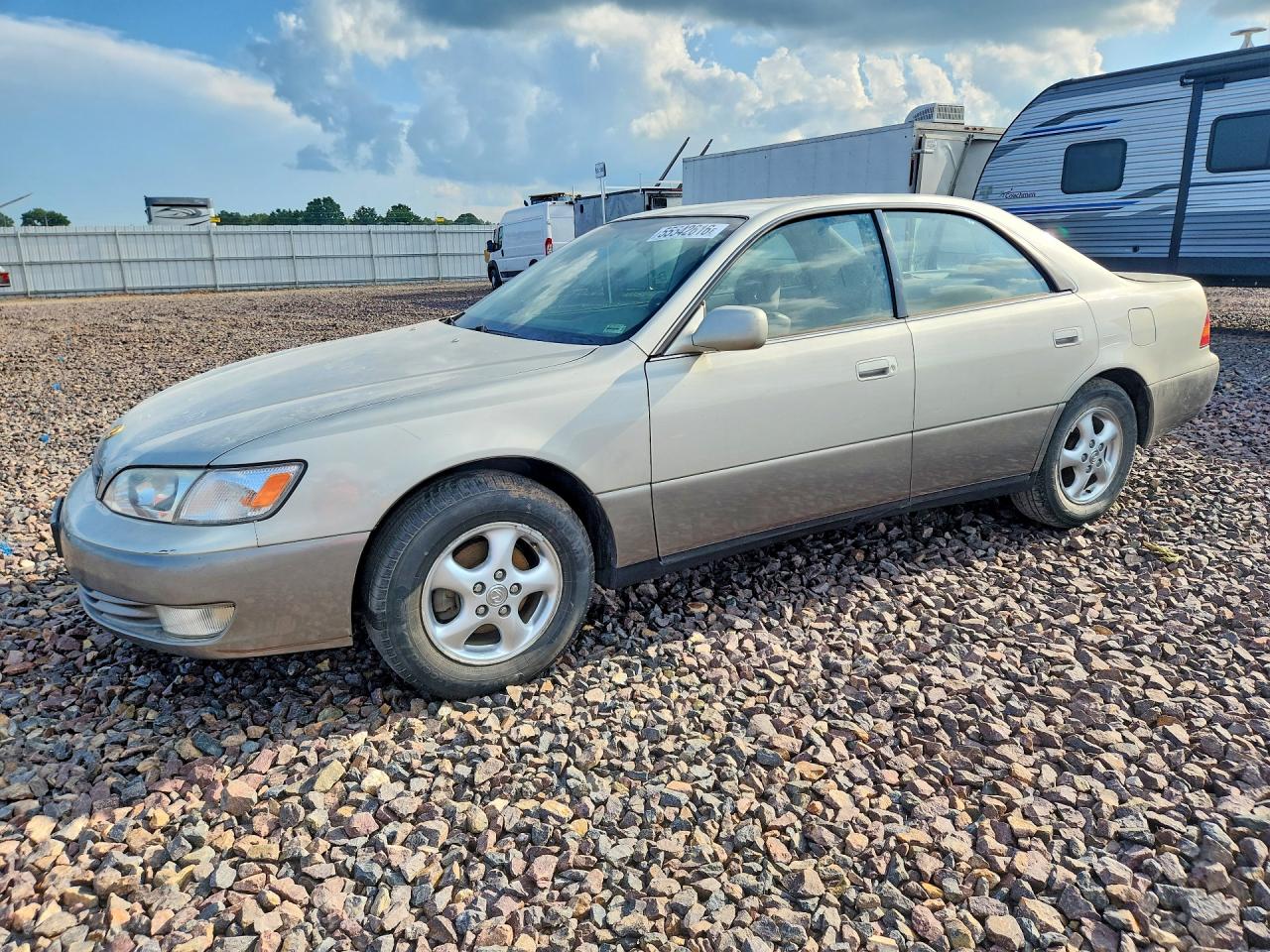 1999 Lexus Es Silver vin: JT8BF28G2X5058661