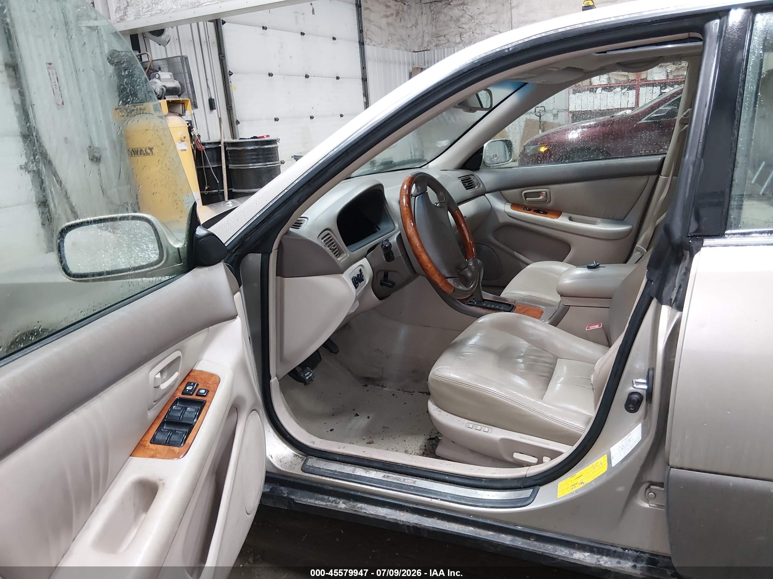 2000 Lexus Es 300   Gold vin: JT8BF28G2Y0287033