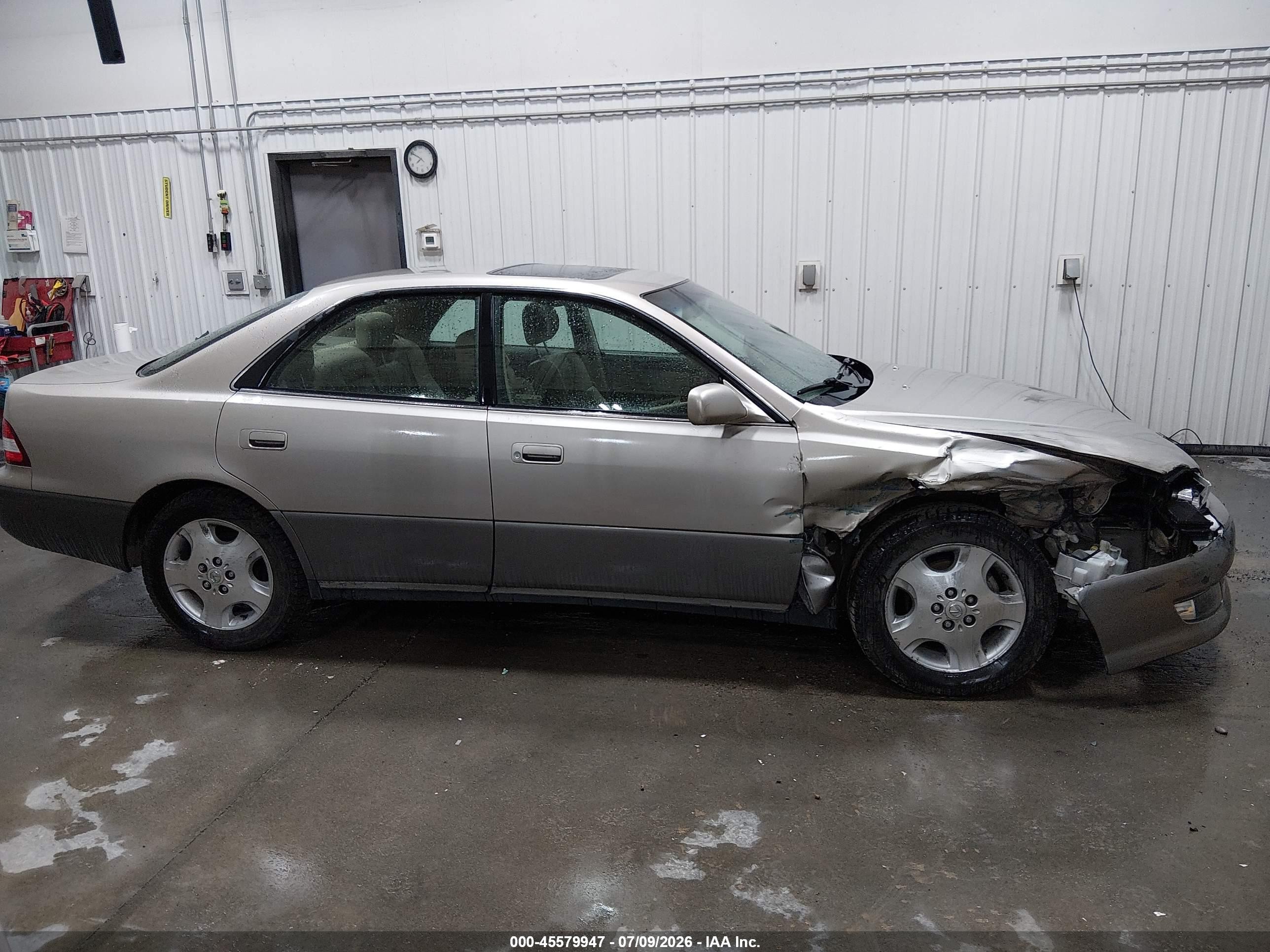 2000 Lexus Es 300   Gold vin: JT8BF28G2Y0287033