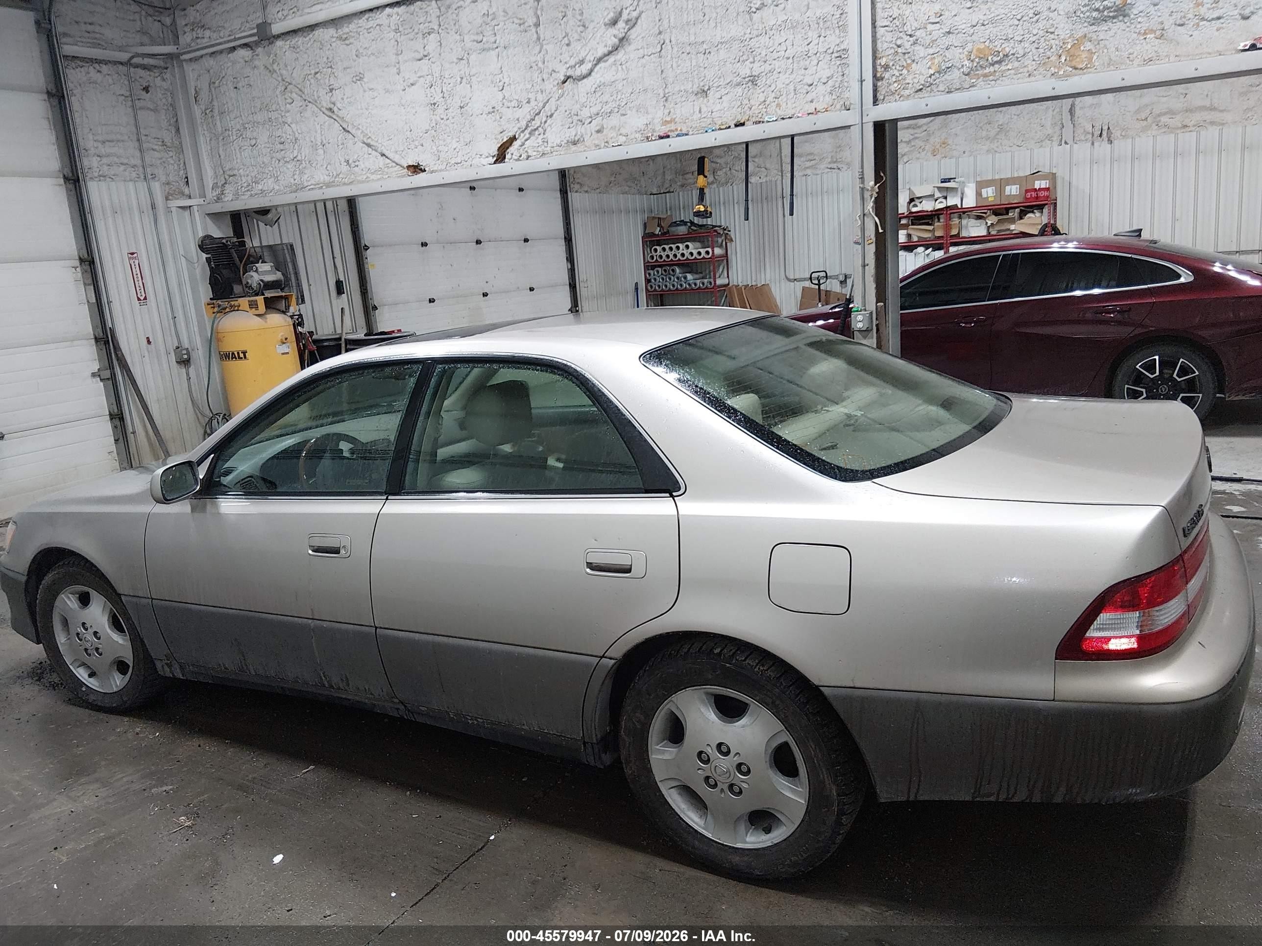 2000 Lexus Es 300   Gold vin: JT8BF28G2Y0287033