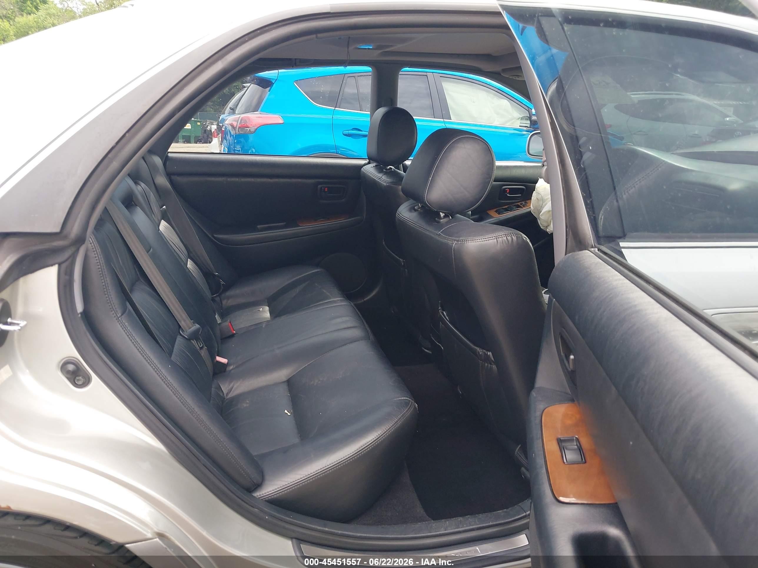 2000 Lexus Es 300   Серебряный vin: JT8BF28G2Y5075218