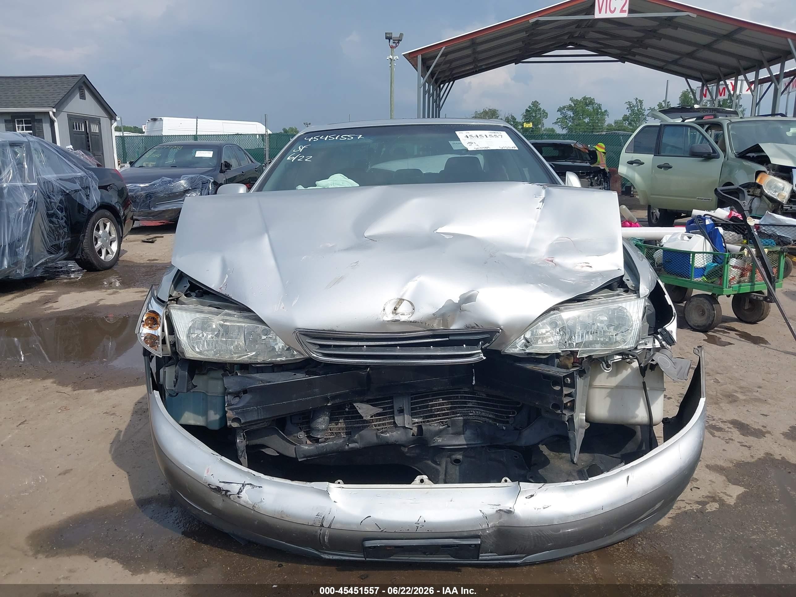 2000 Lexus Es 300   Серебряный vin: JT8BF28G2Y5075218