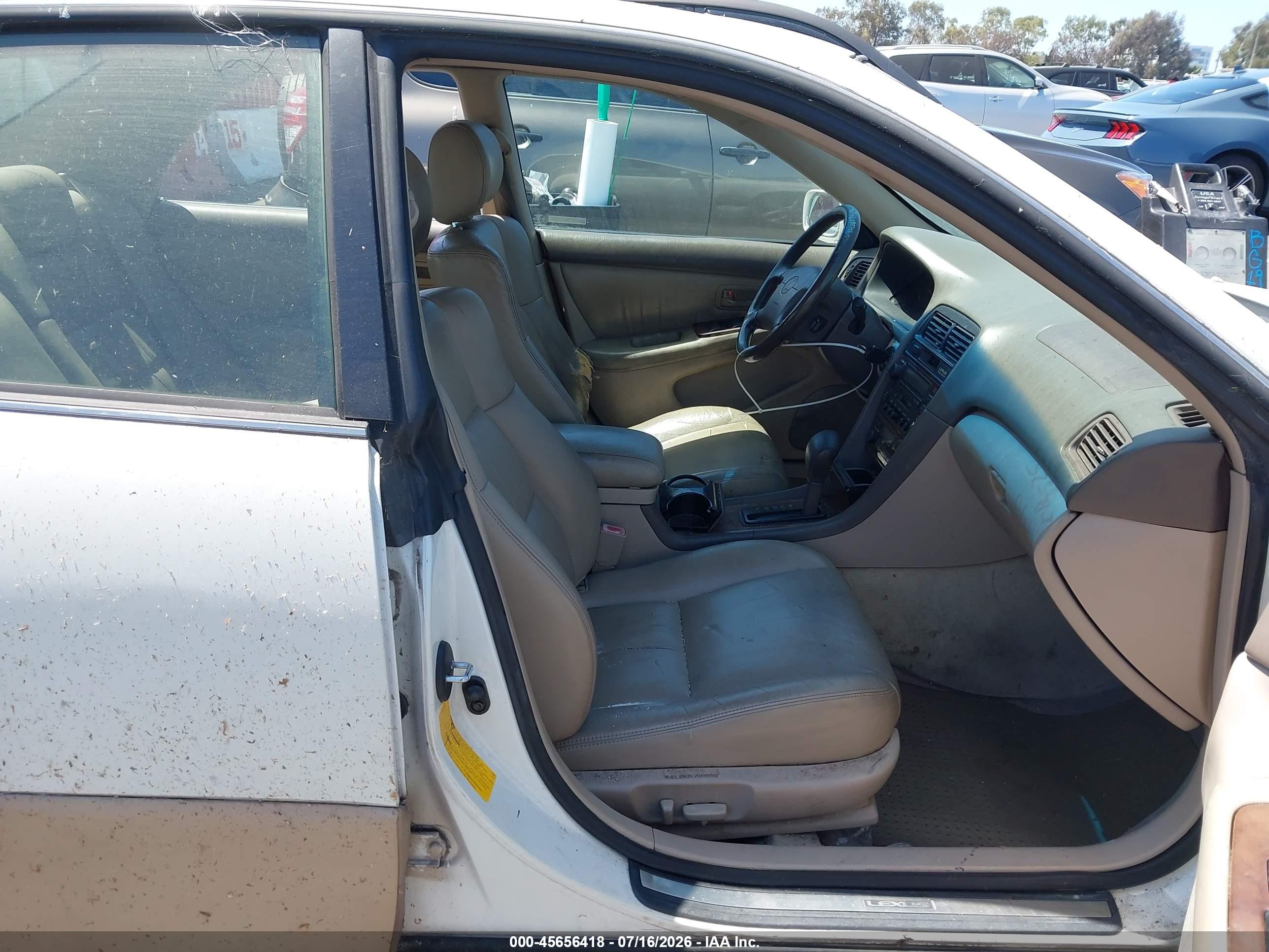 2000 Lexus Es 300   White vin: JT8BF28G2Y5093685