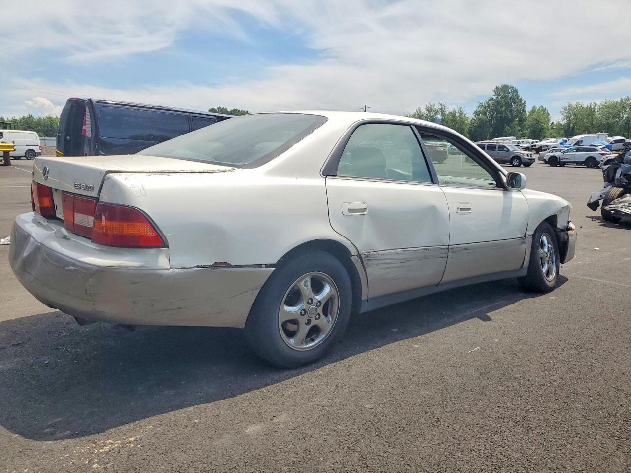 1998 Lexus Es 300 White vin: JT8BF28G3W5045626