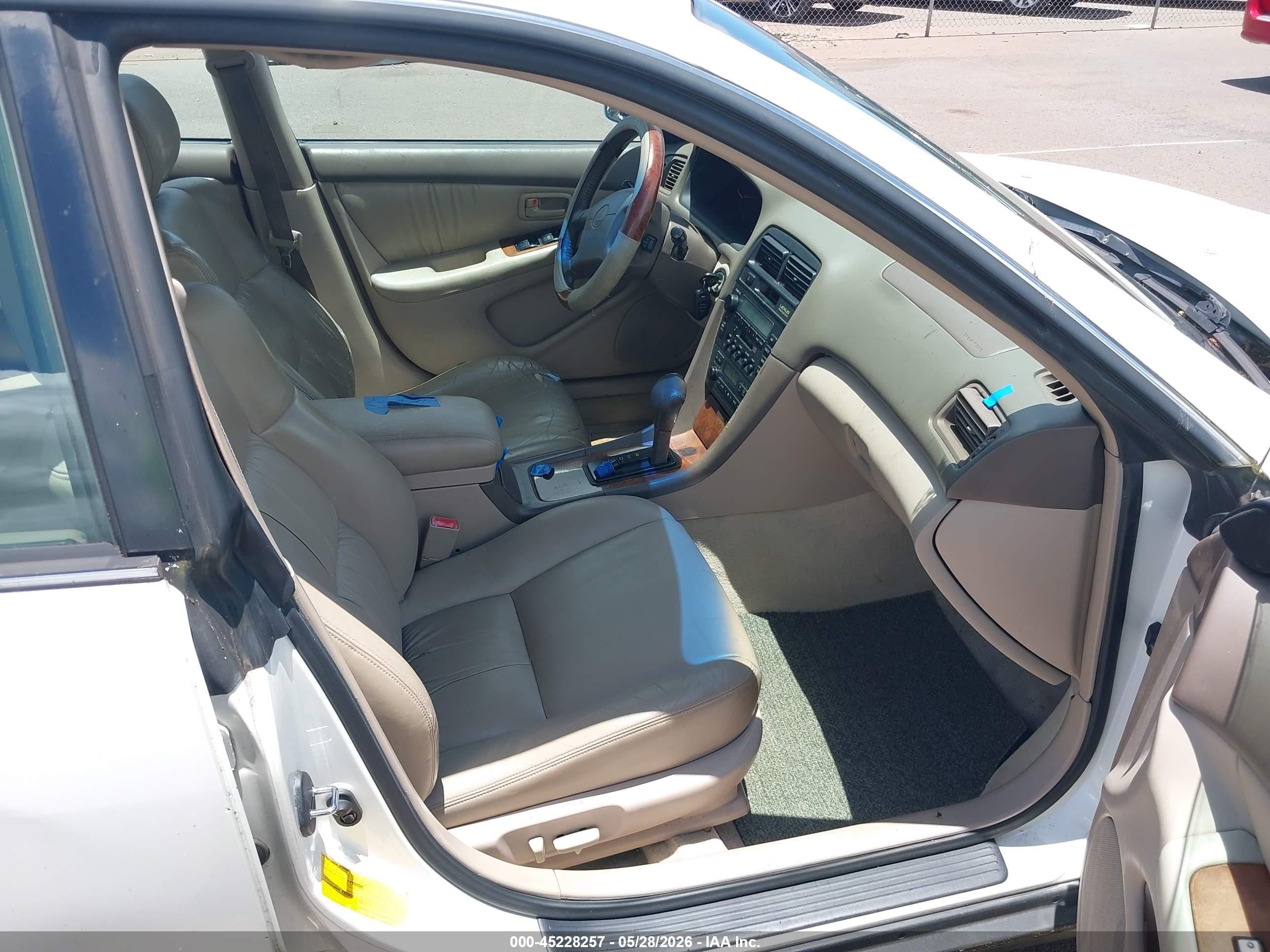 1999 Lexus Es 300   White vin: JT8BF28G3X0214638